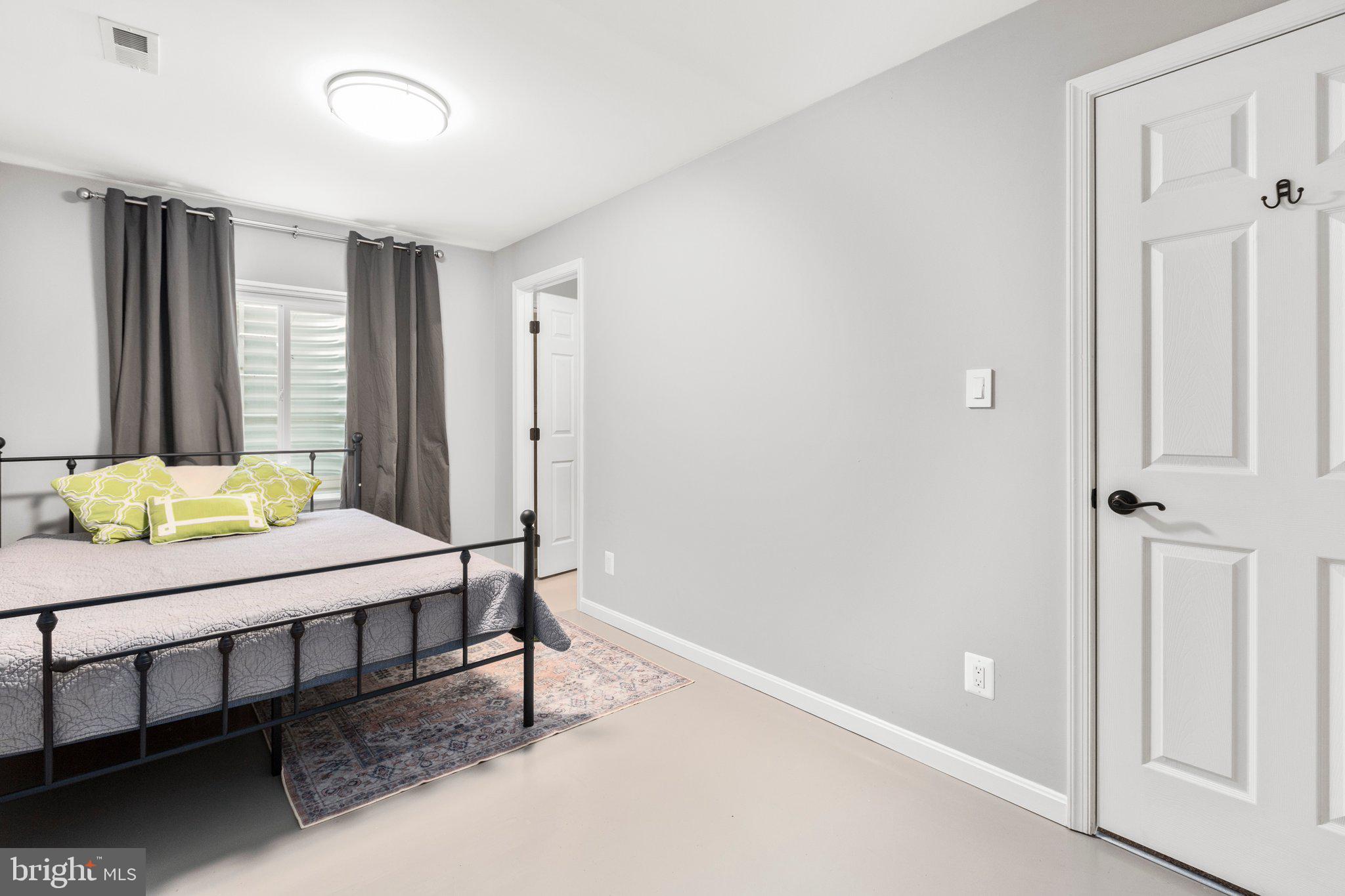 LAKESIDE - Residential