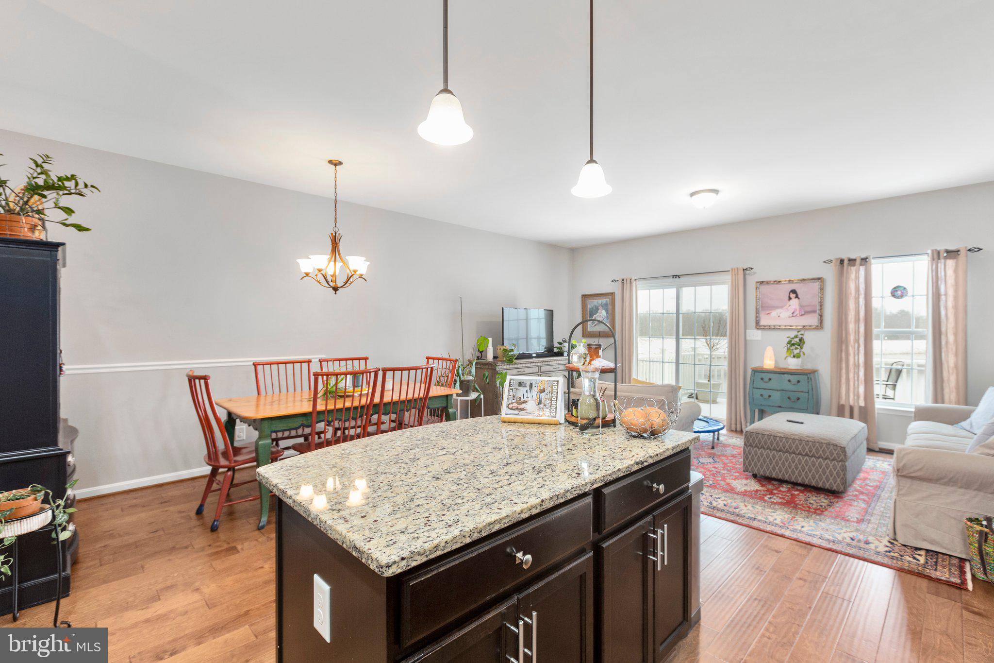 LAKESIDE - Residential