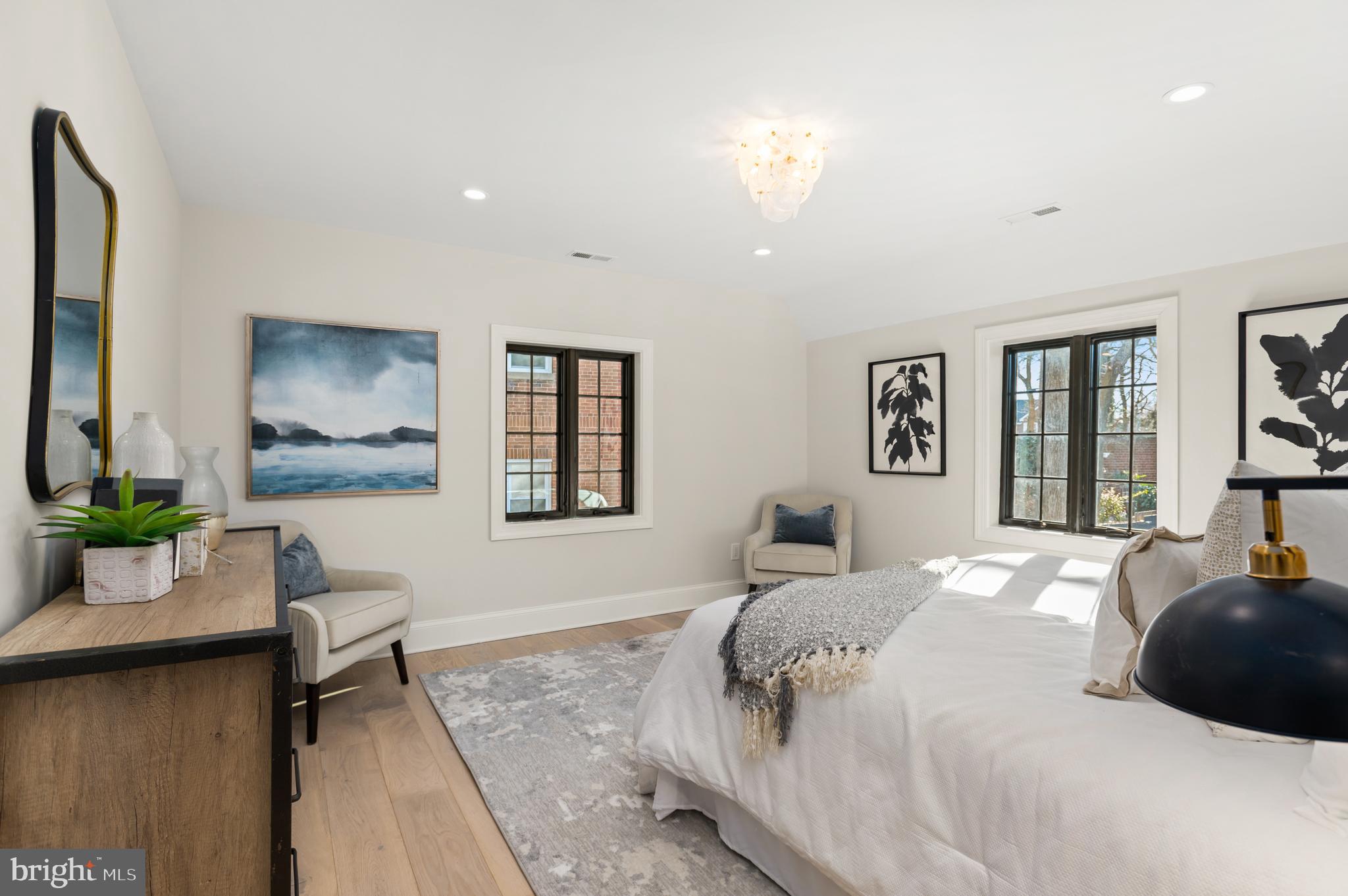 WOODLEY PARK - Residential