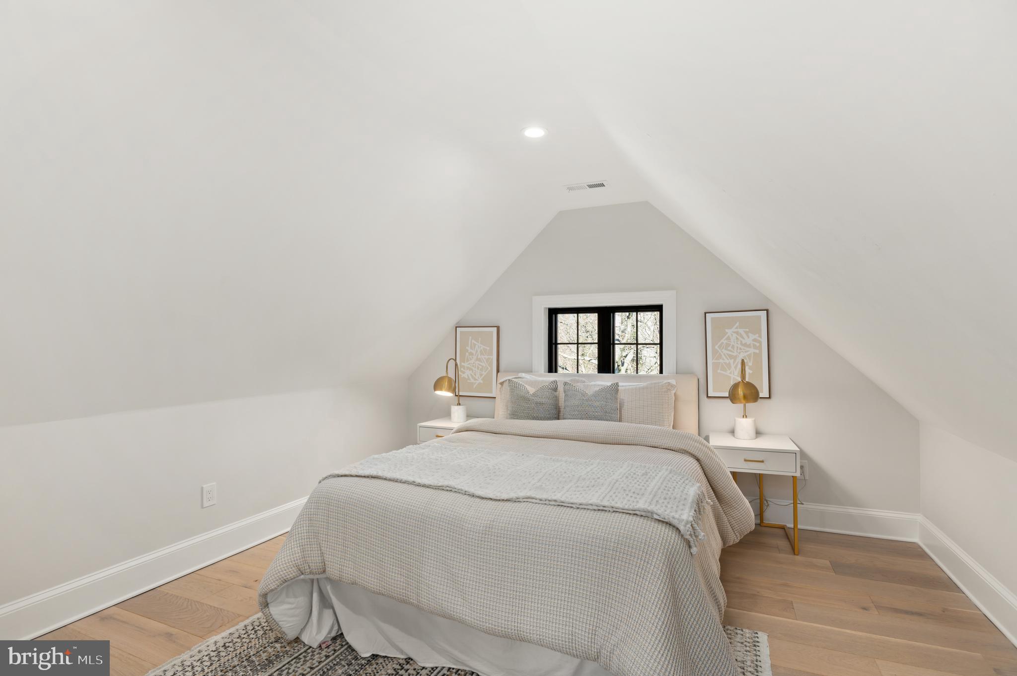WOODLEY PARK - Residential