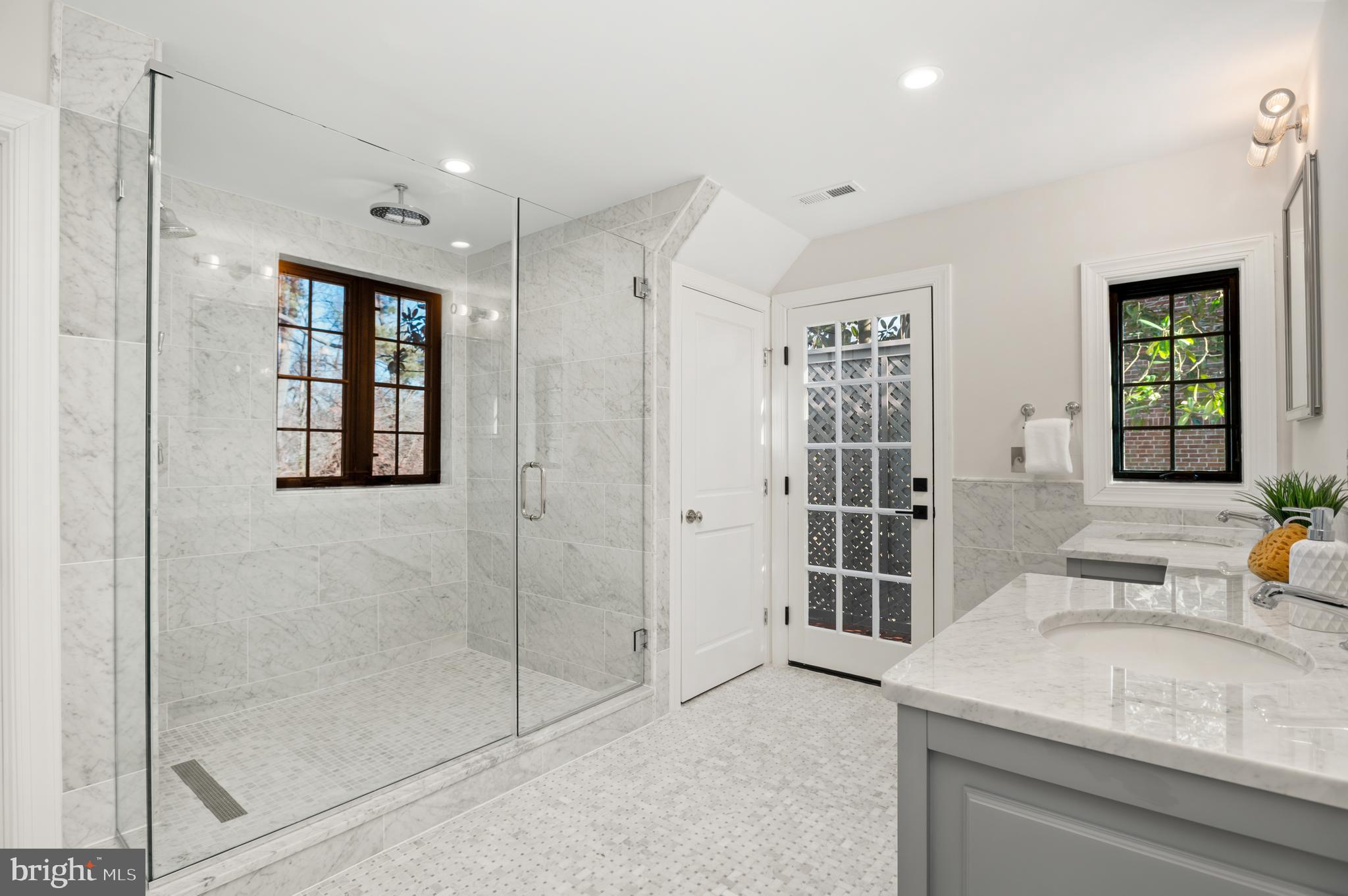 WOODLEY PARK - Residential