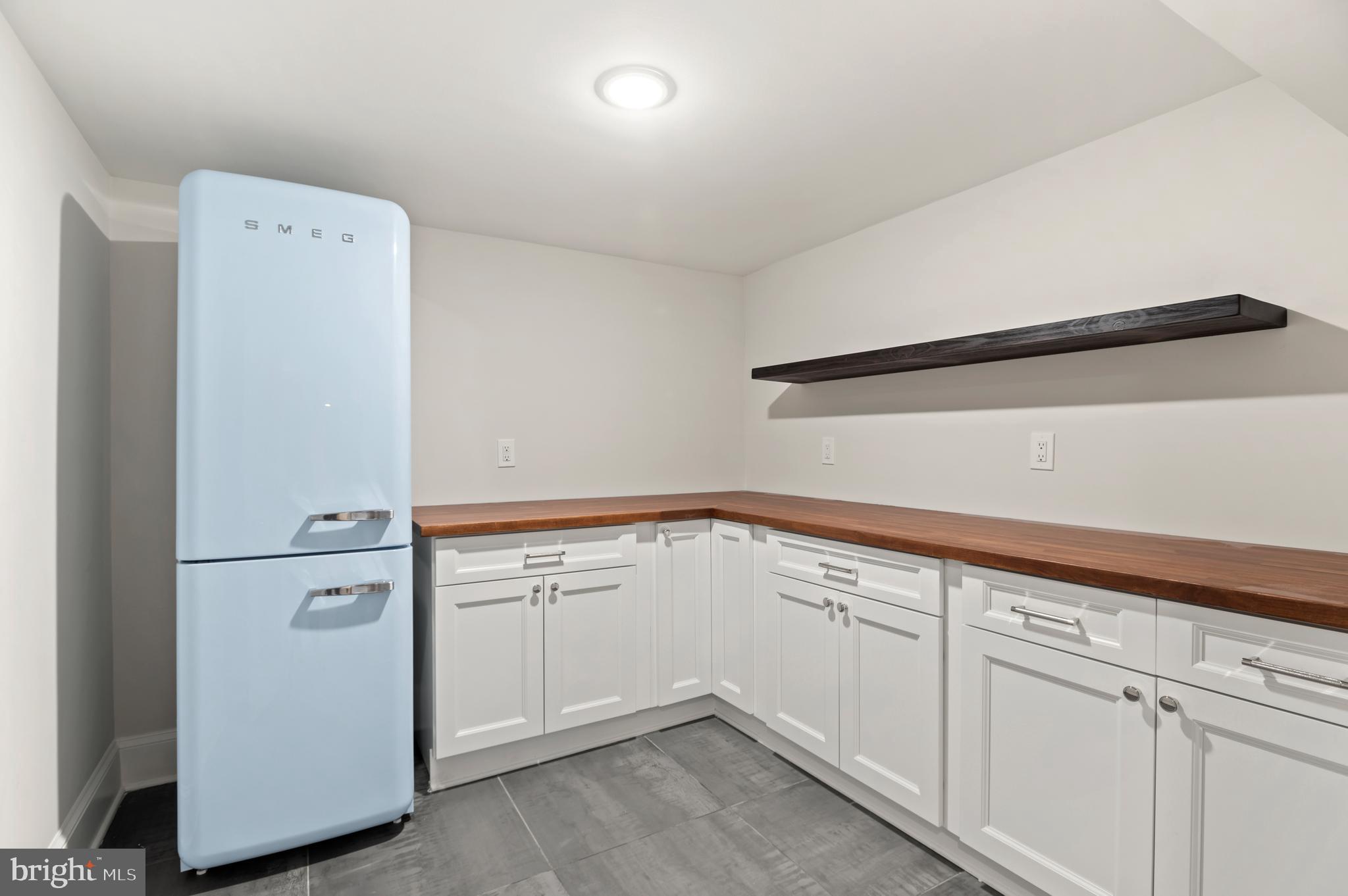 WOODLEY PARK - Residential