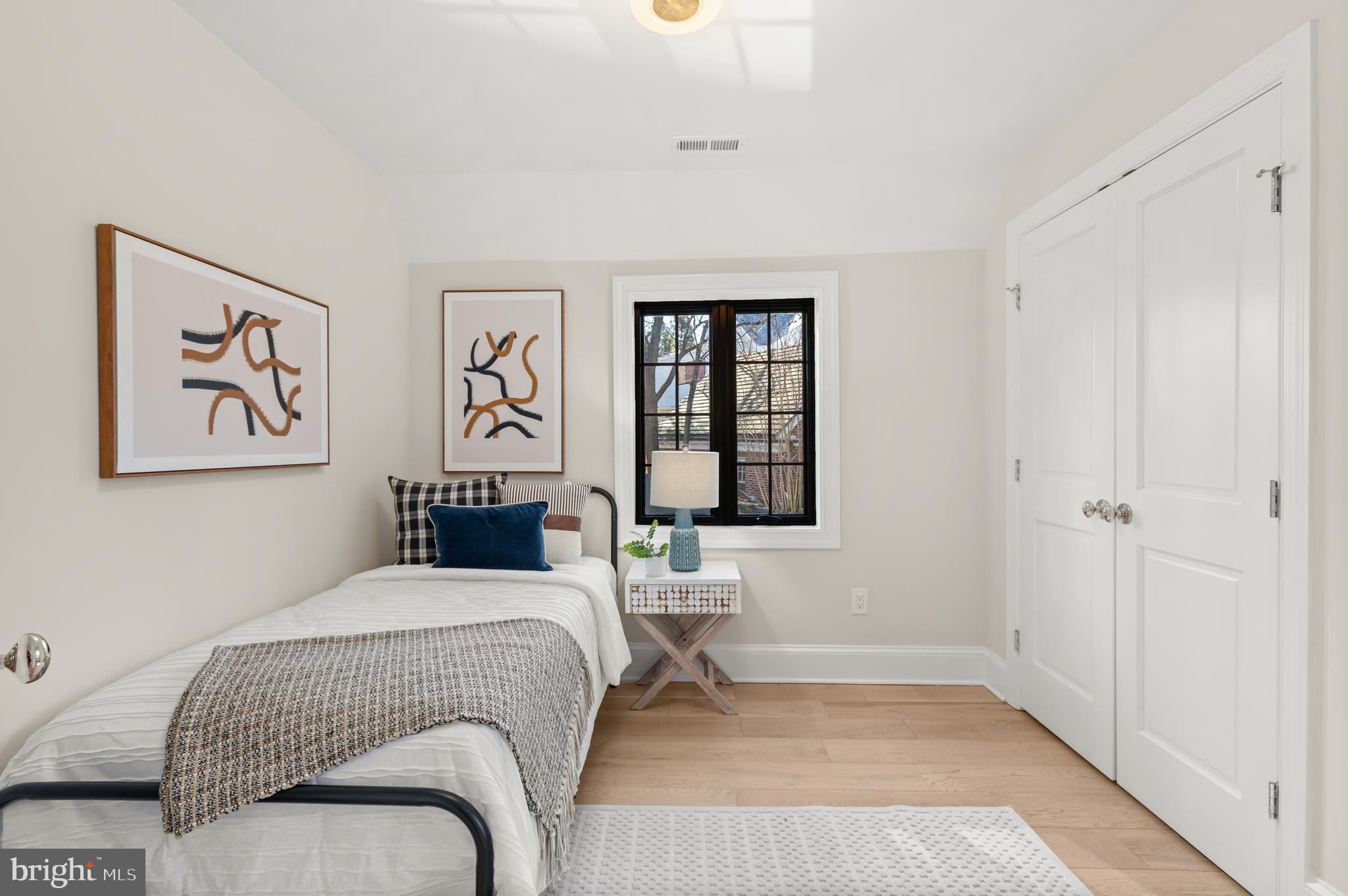 WOODLEY PARK - Residential