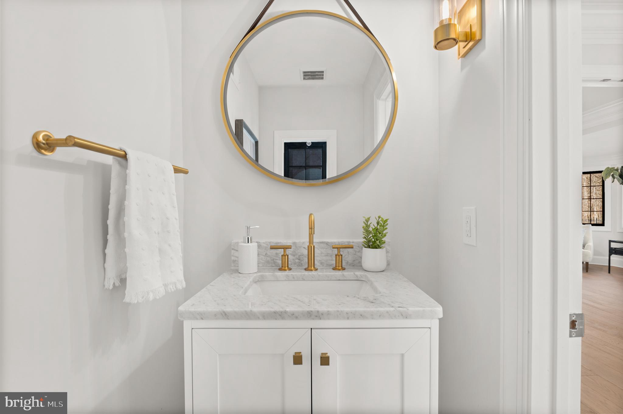 WOODLEY PARK - Residential
