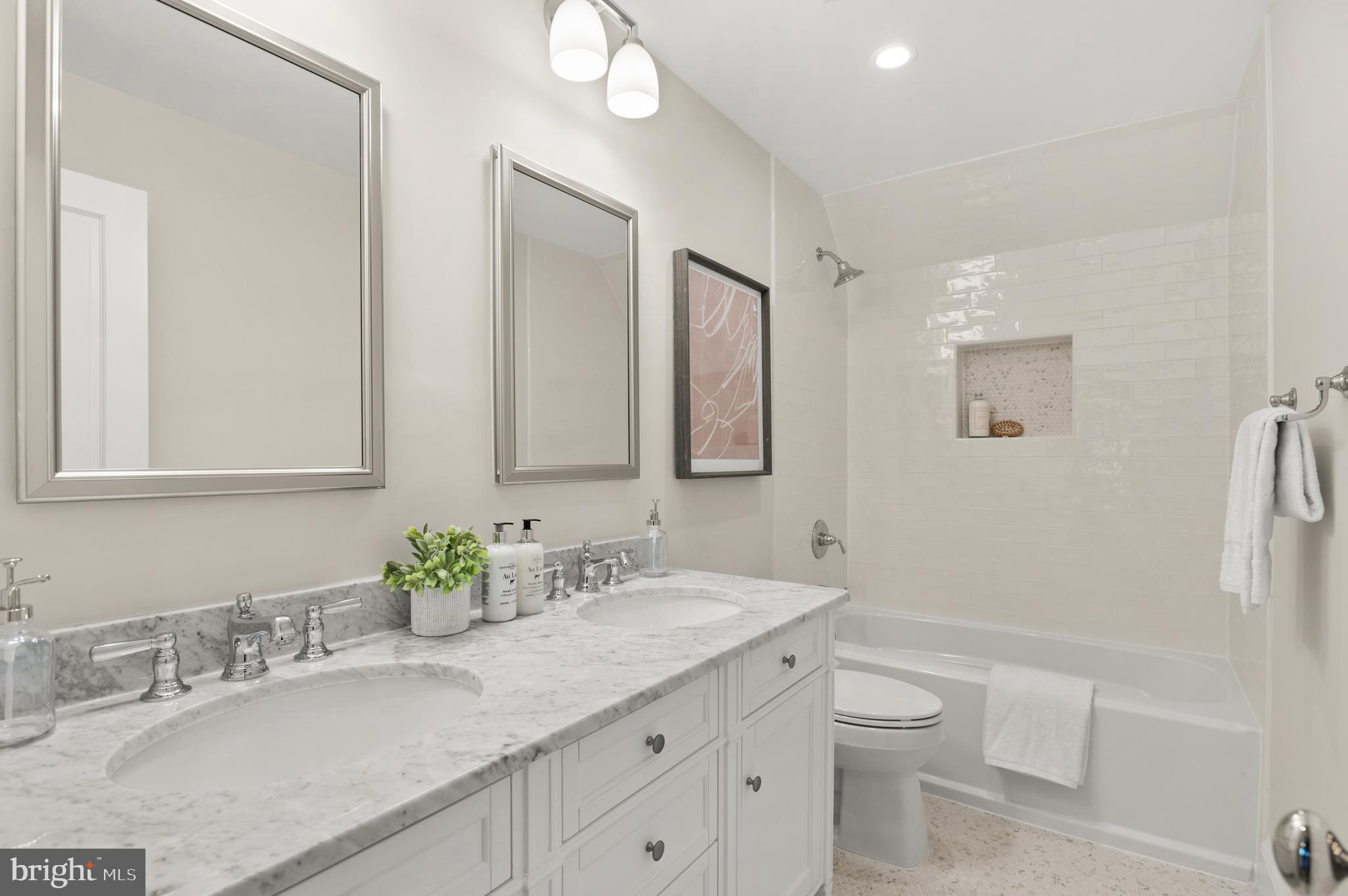 WOODLEY PARK - Residential