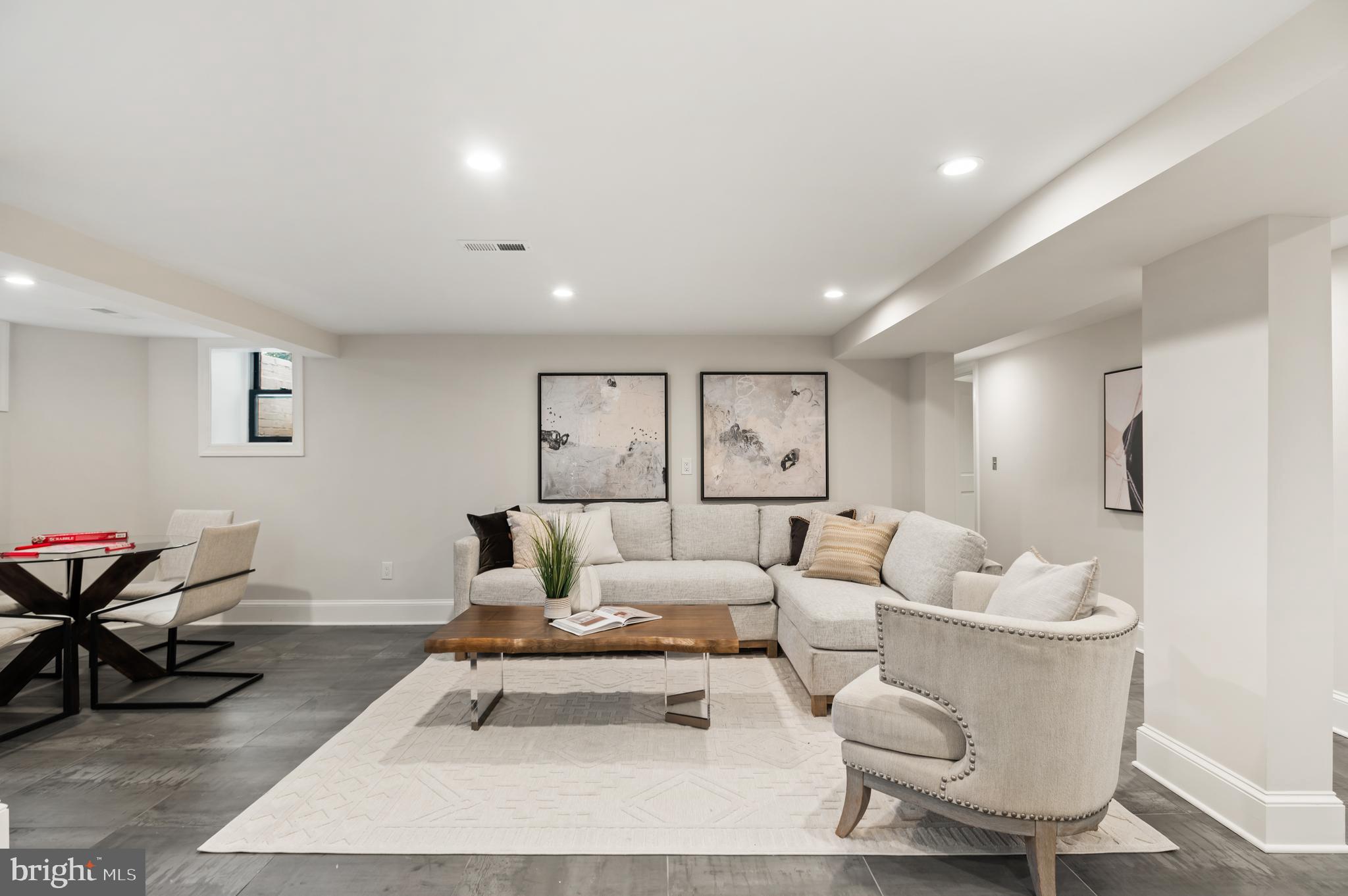 WOODLEY PARK - Residential