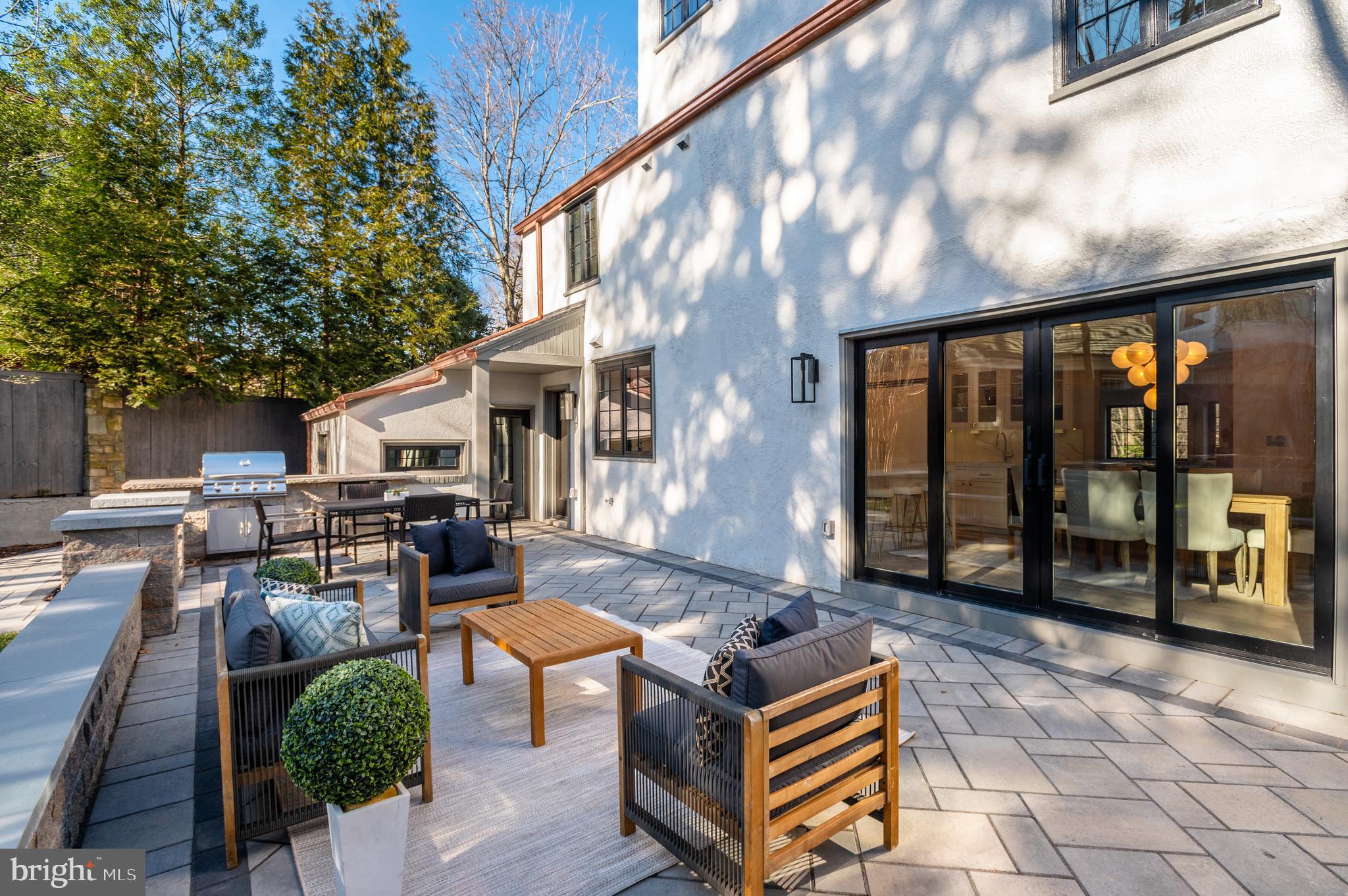 WOODLEY PARK - Residential