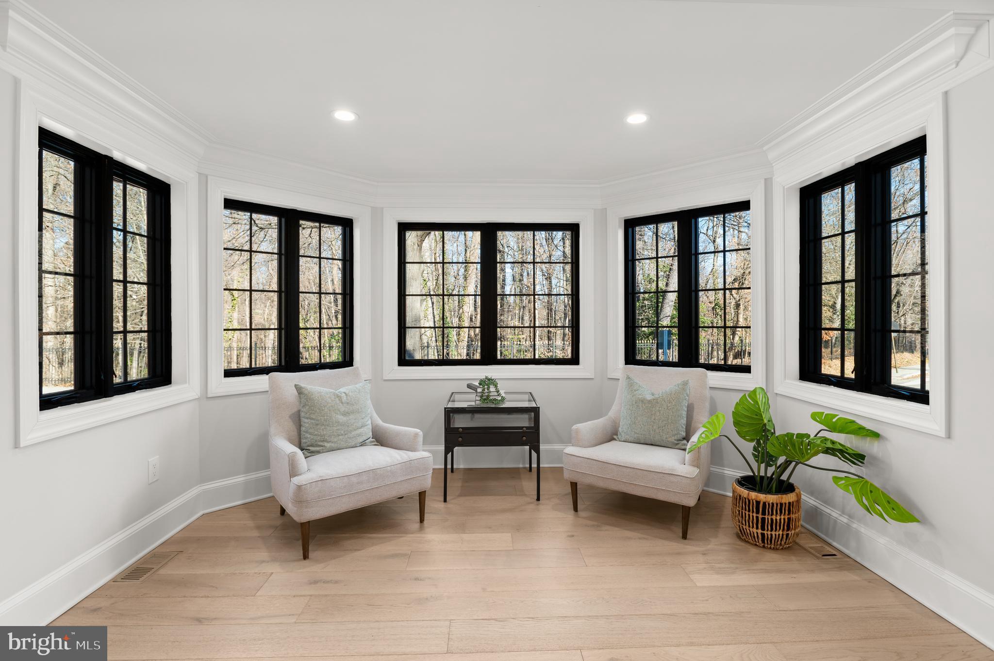 WOODLEY PARK - Residential