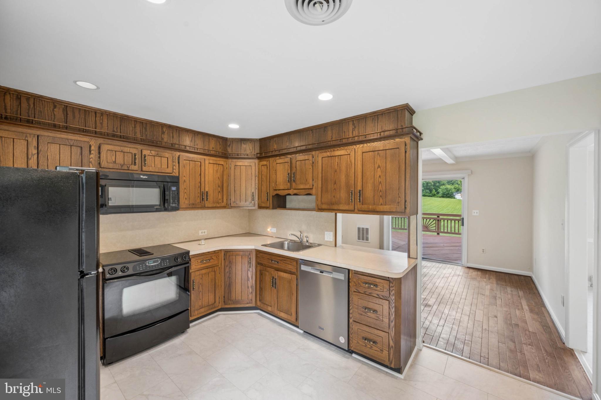 UPPER SENECA CREST - Residential
