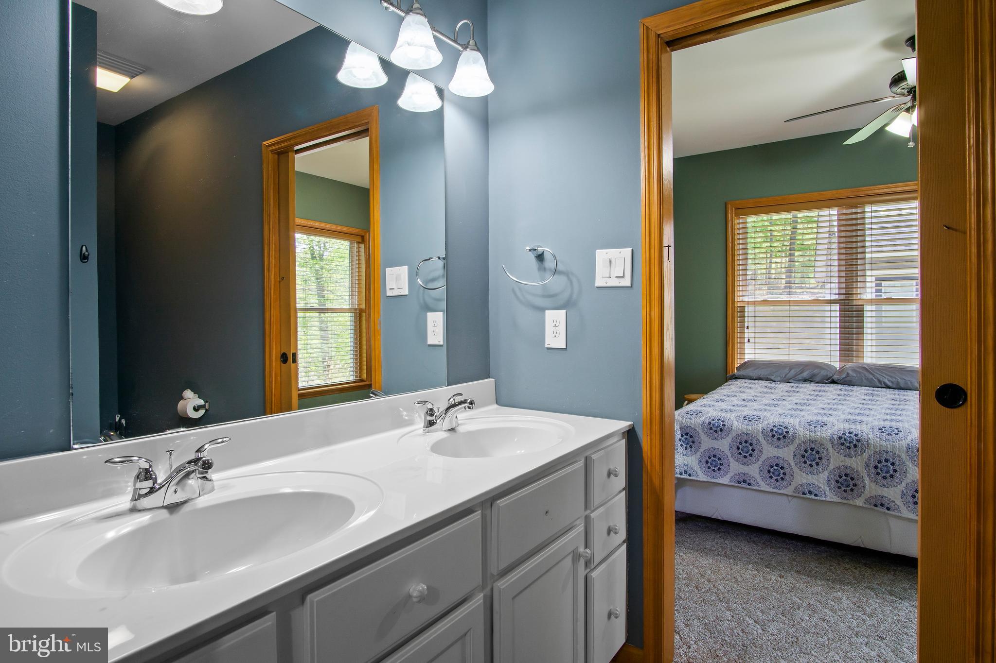 LAKE FOREST ESTATES - Residential