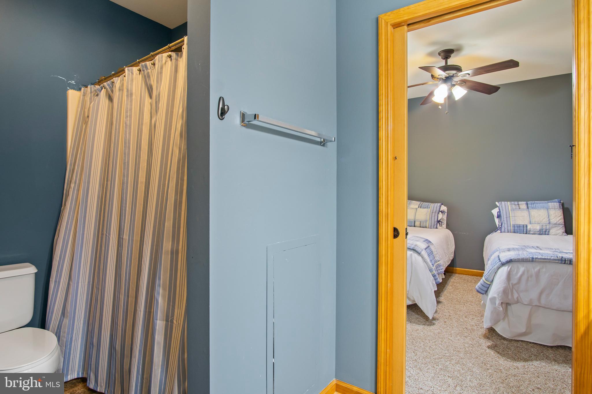 LAKE FOREST ESTATES - Residential