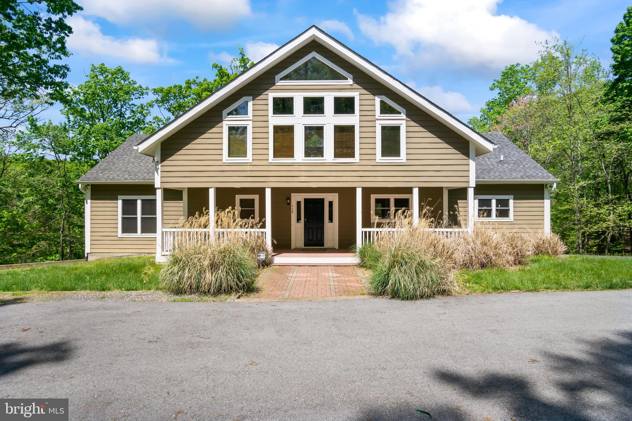 LAKE FOREST ESTATES - Residential