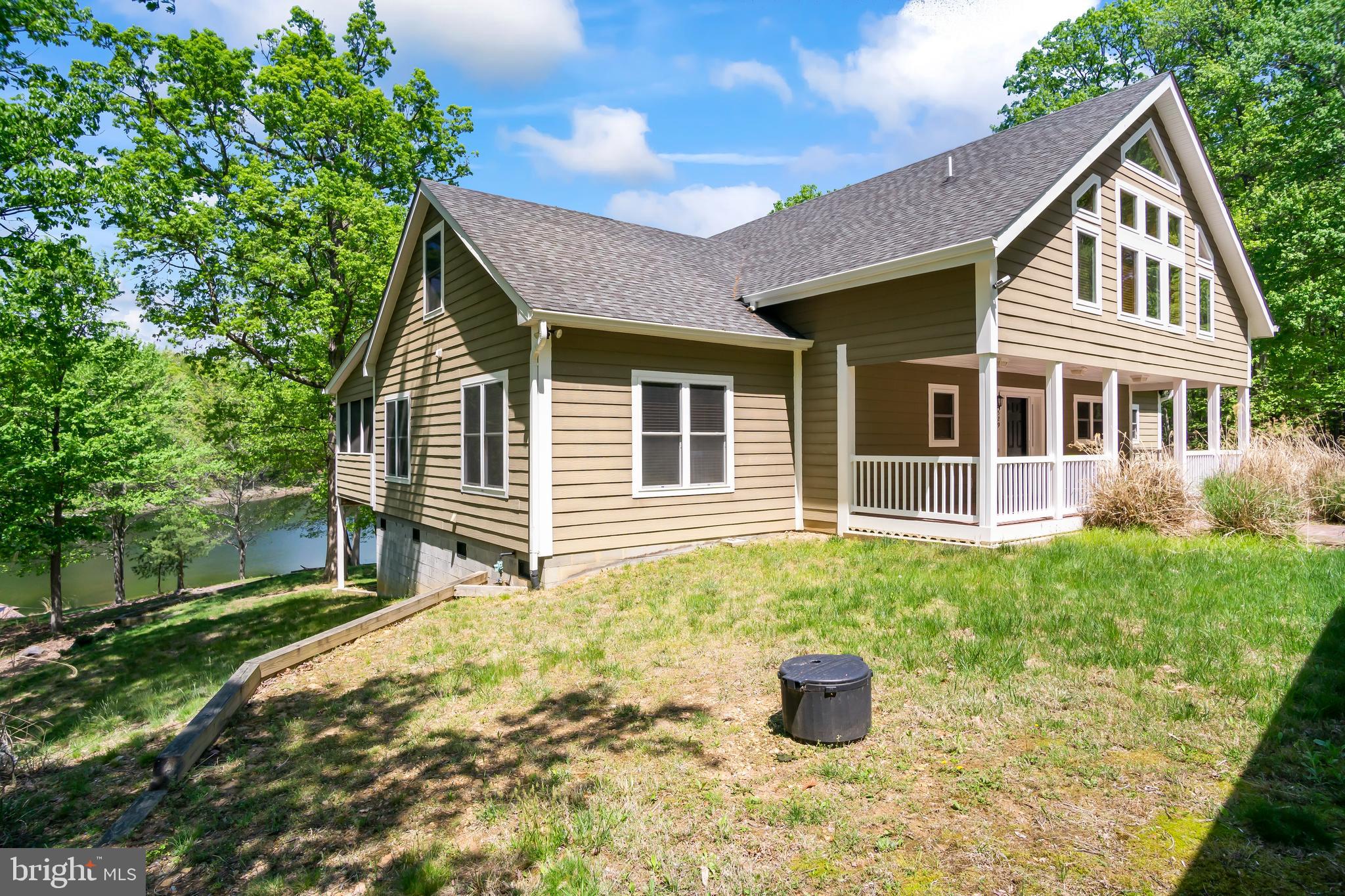 LAKE FOREST ESTATES - Residential