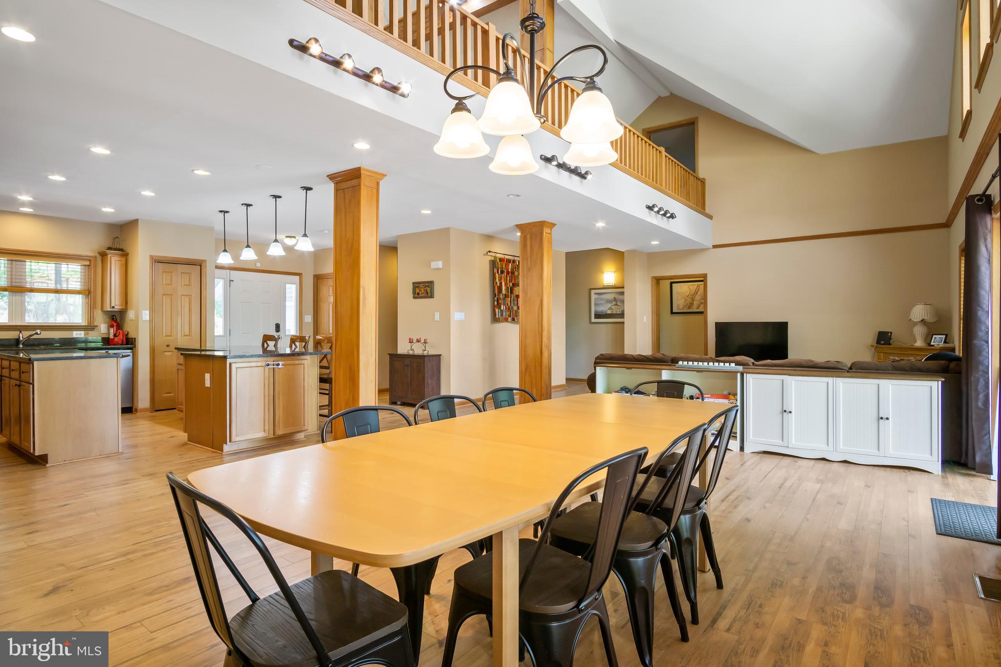 LAKE FOREST ESTATES - Residential
