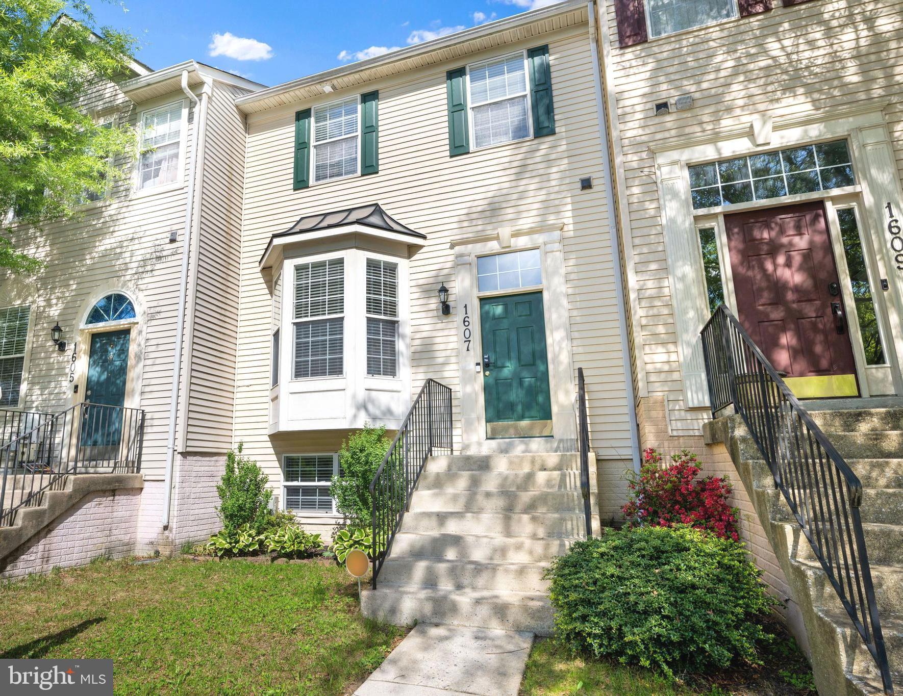 SEVEN OAKS - Residential