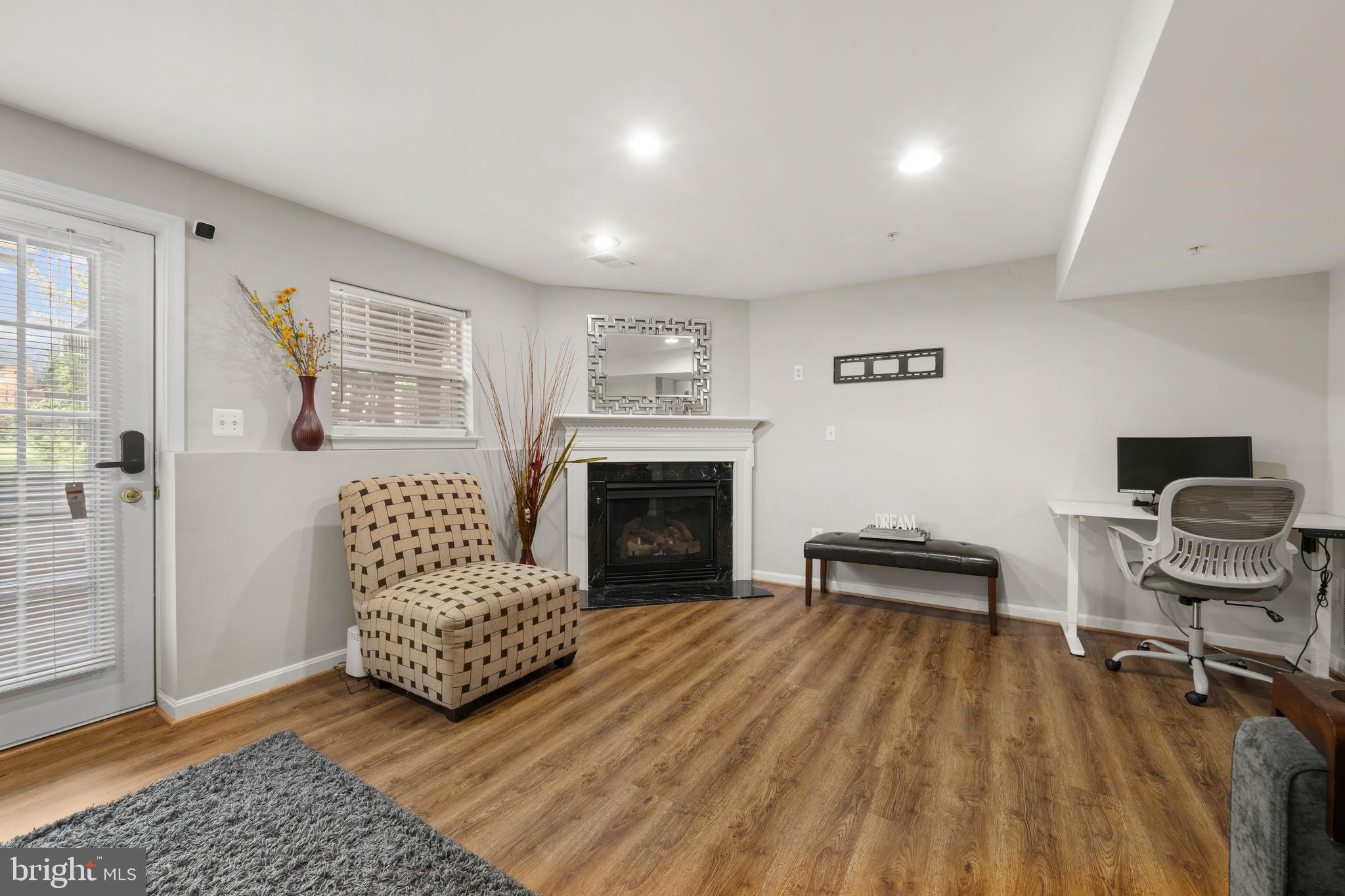 SEVEN OAKS - Residential