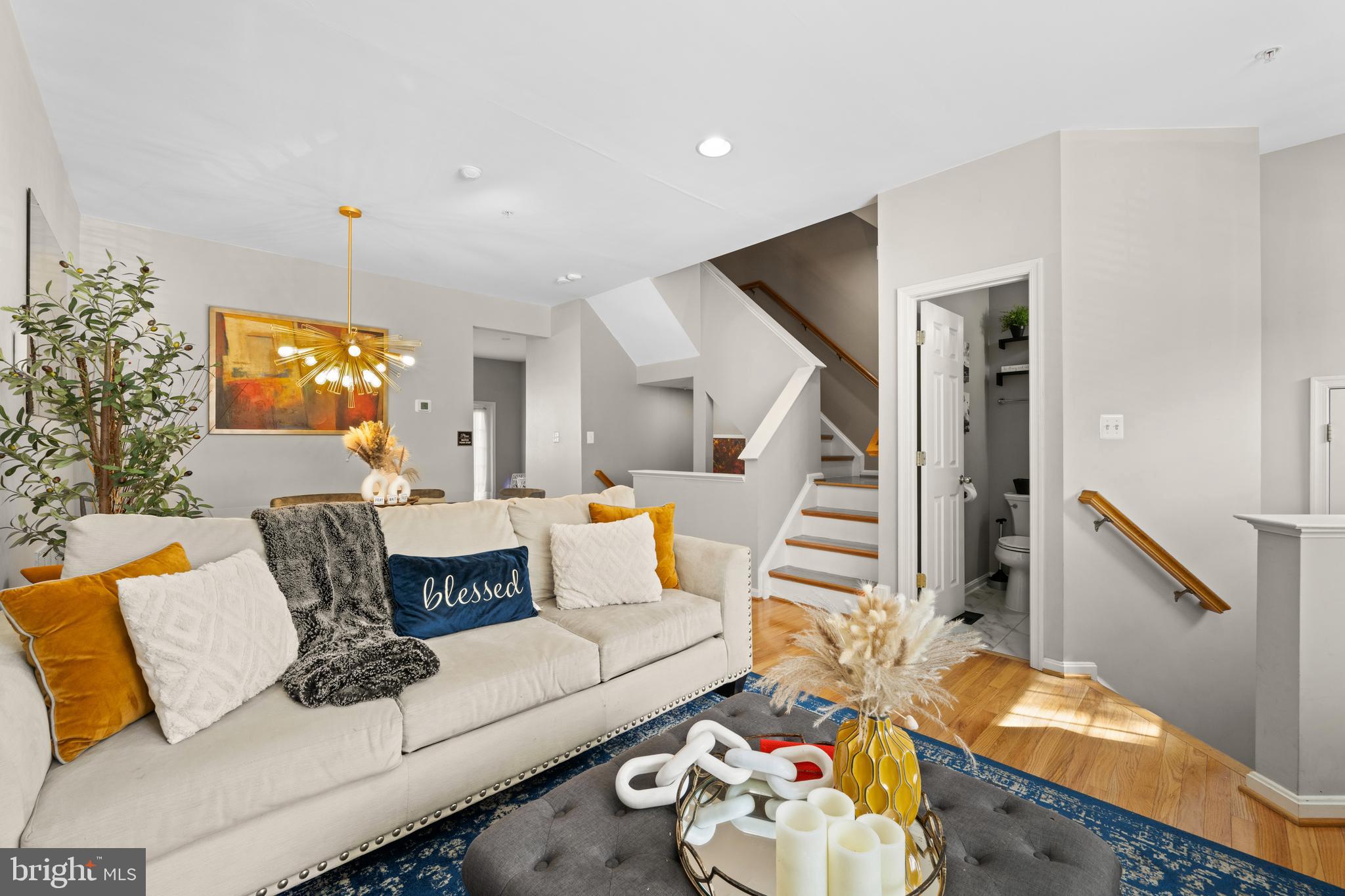 SEVEN OAKS - Residential
