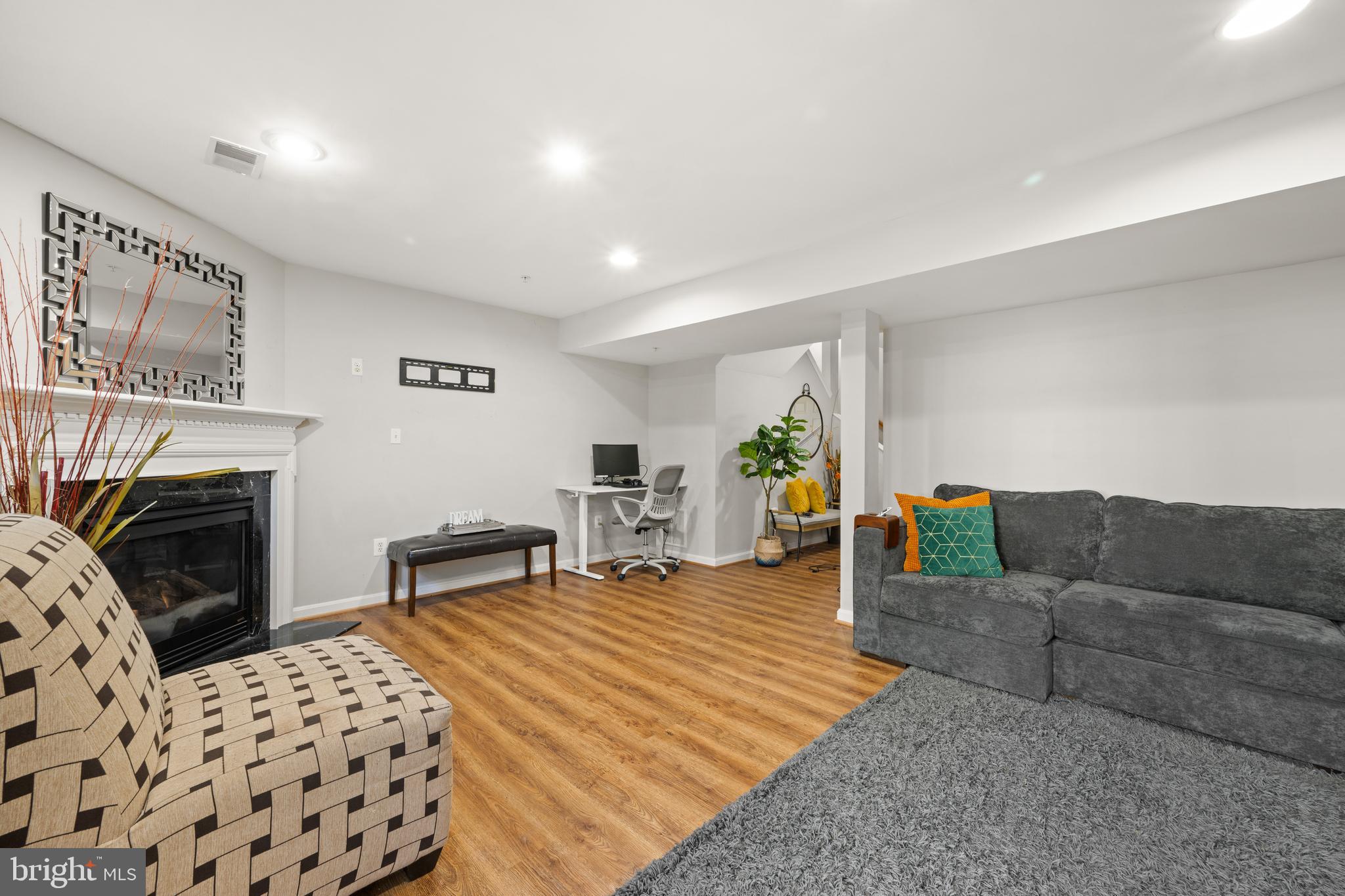 SEVEN OAKS - Residential
