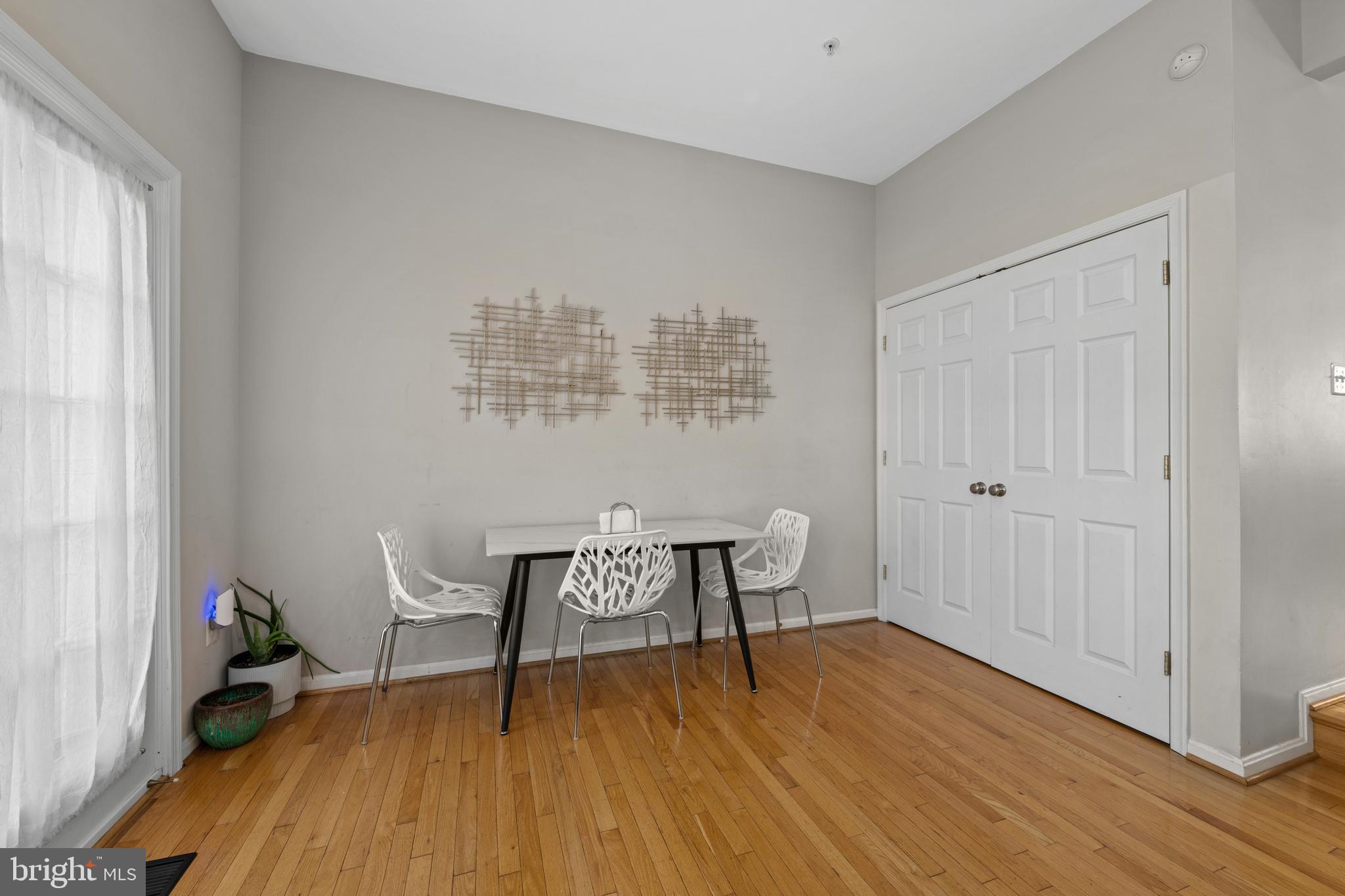 SEVEN OAKS - Residential