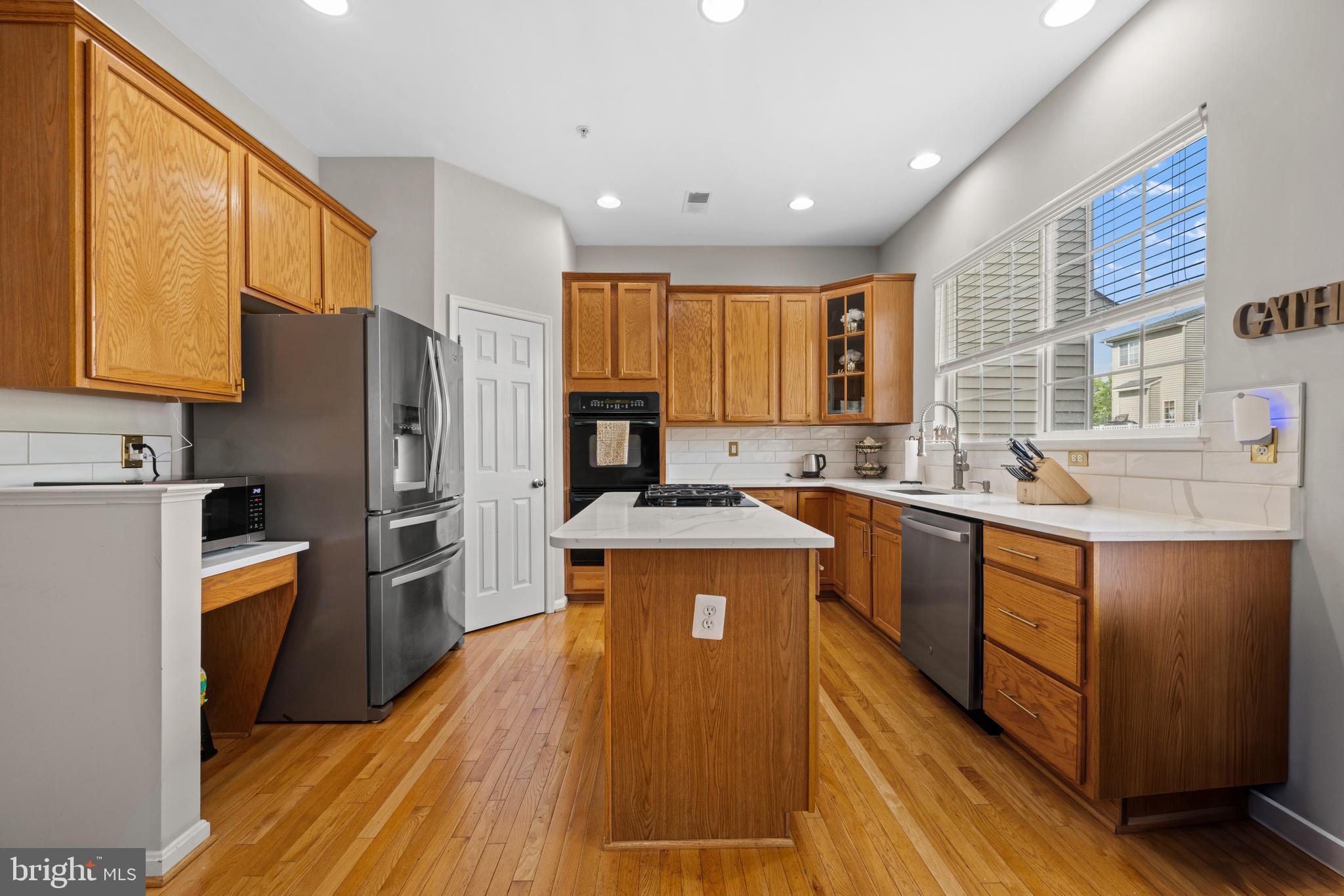 SEVEN OAKS - Residential