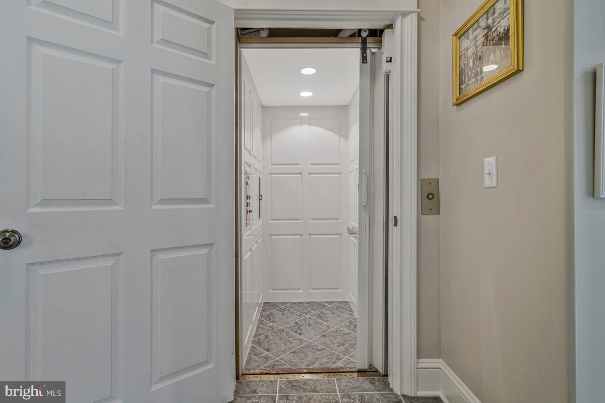 COMBS CREEK - Residential