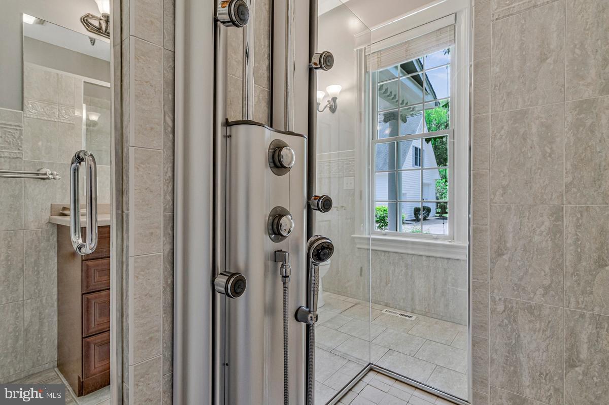 COMBS CREEK - Residential