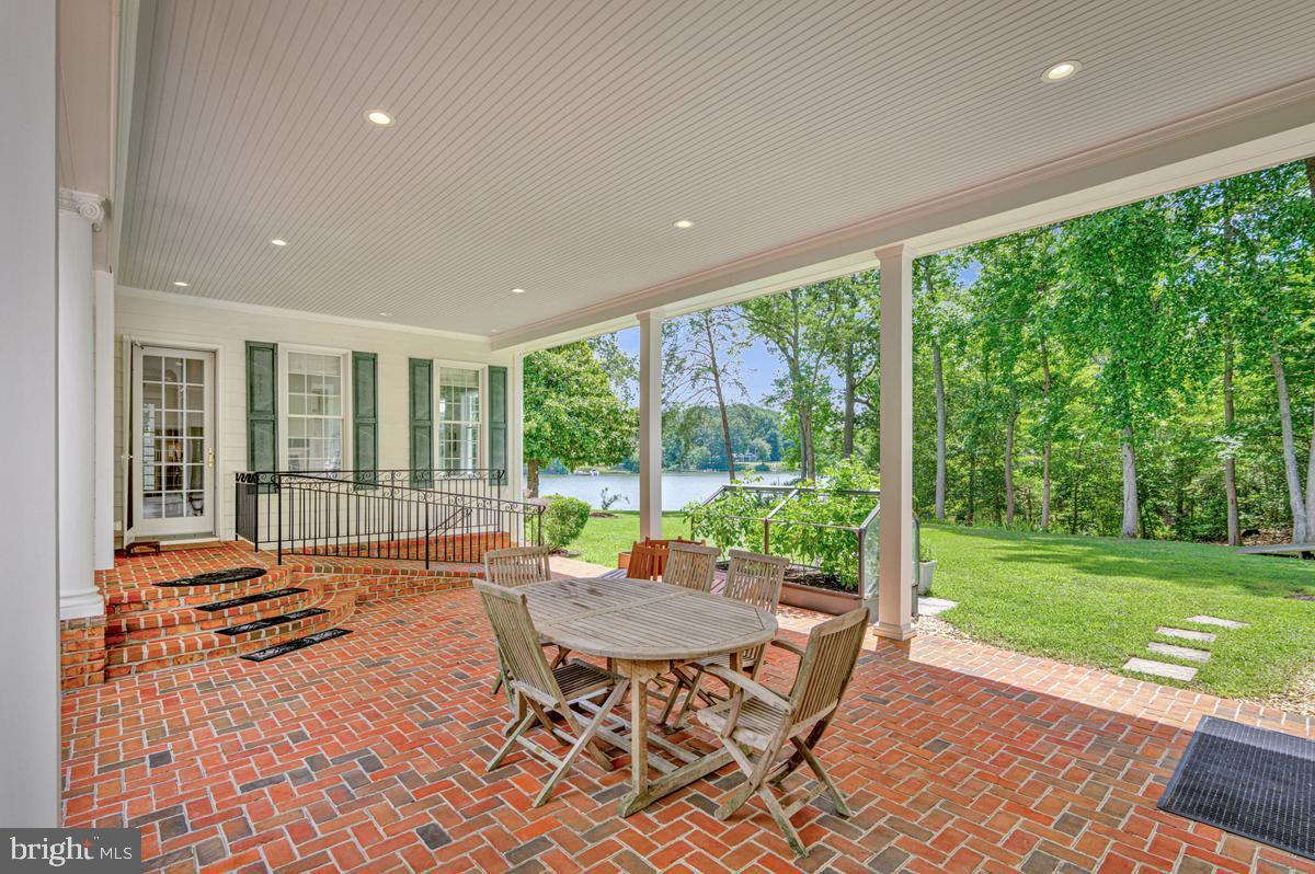 COMBS CREEK - Residential