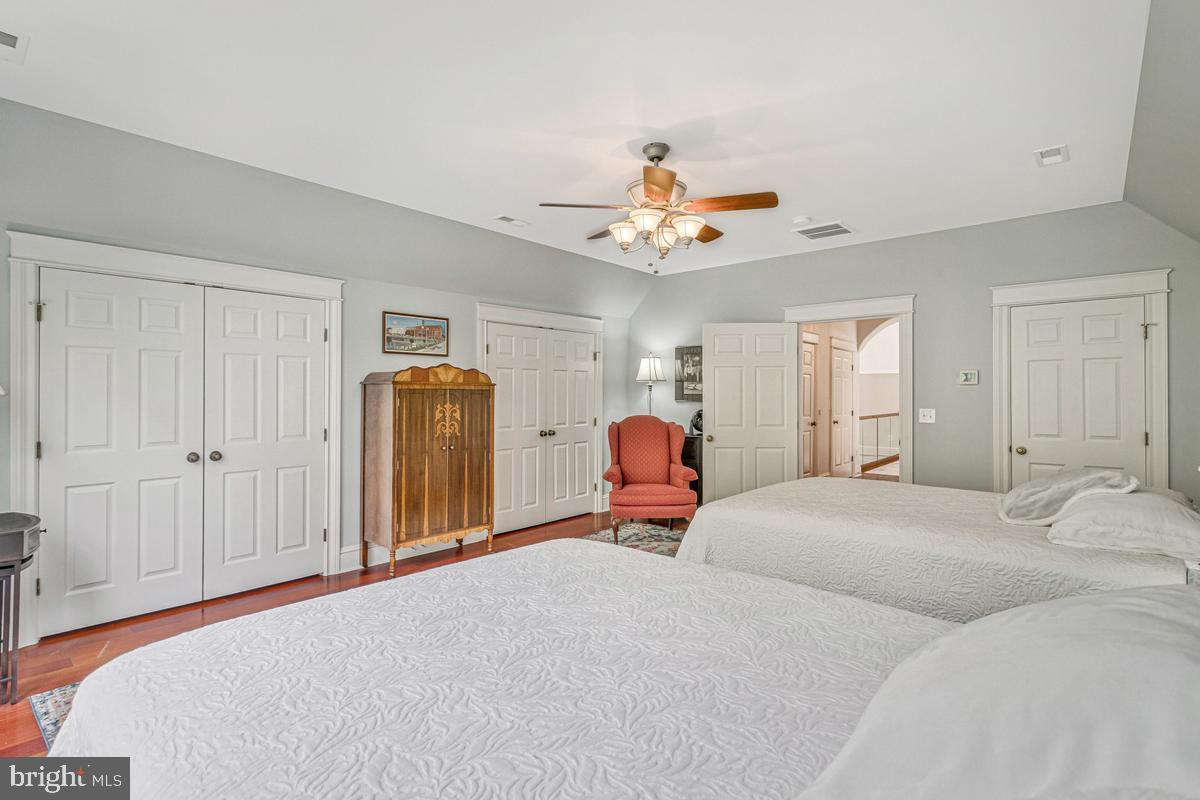 COMBS CREEK - Residential