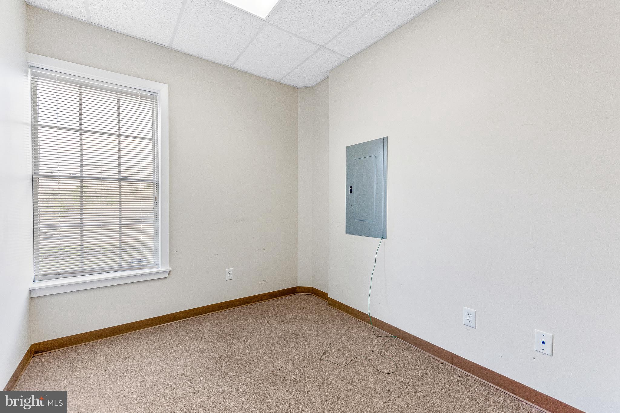 GREENLAND GARDENS - Commercial Lease