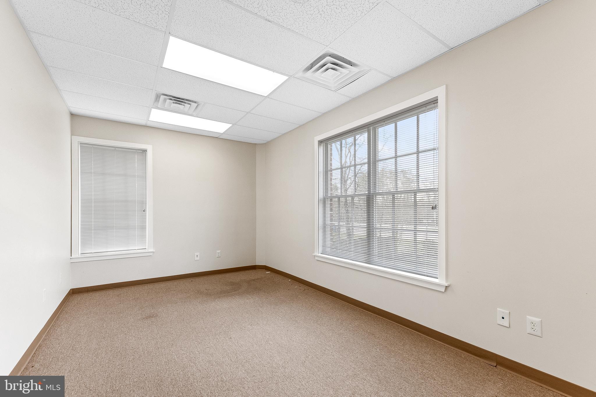 GREENLAND GARDENS - Commercial Lease