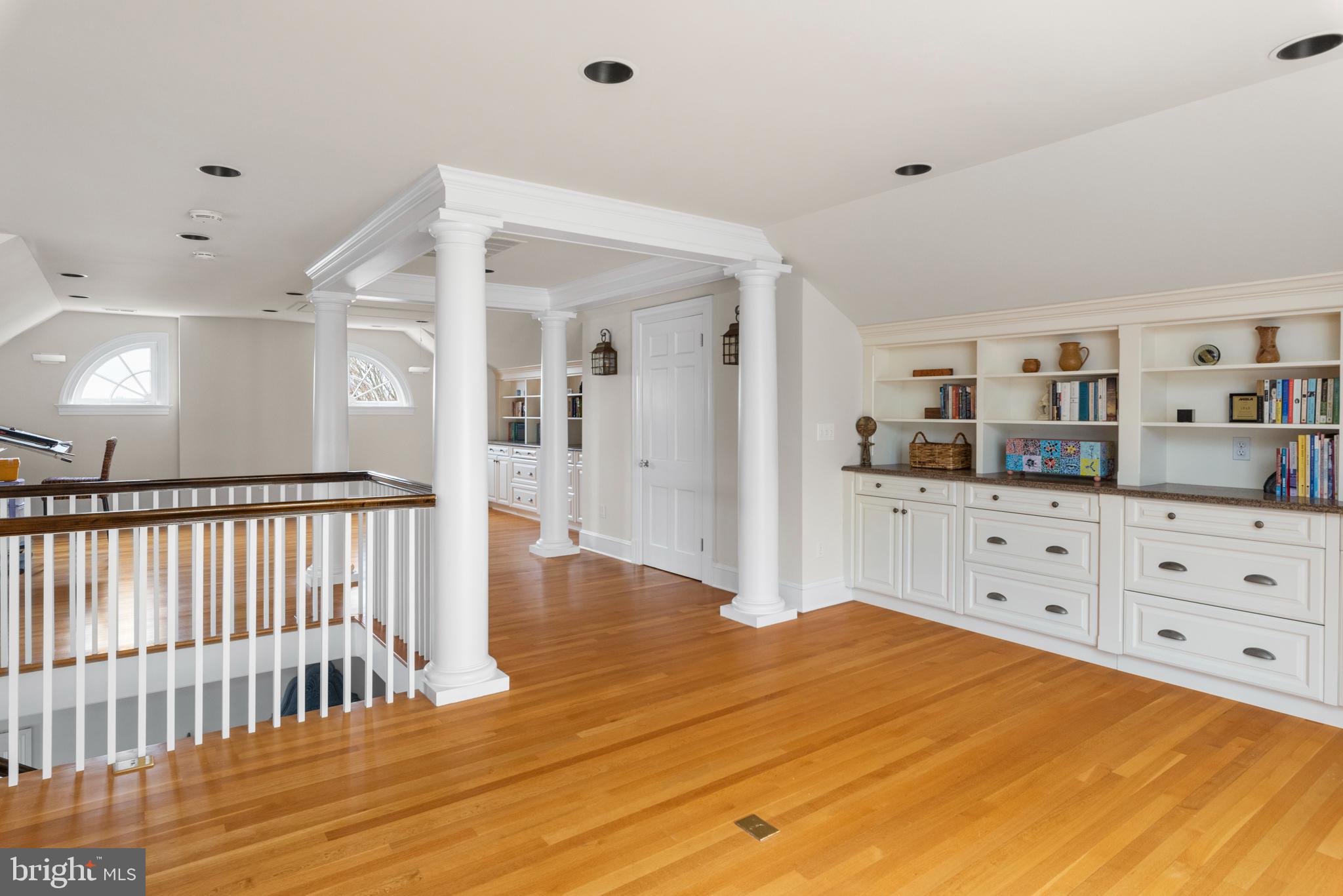 MURRAY HILL - Residential