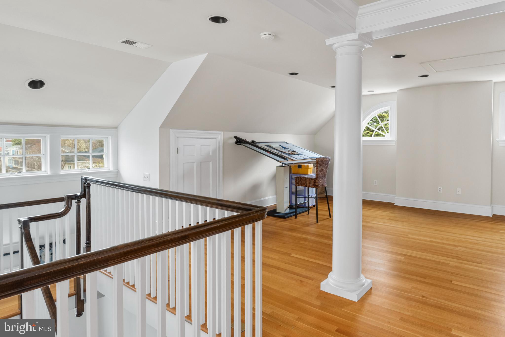 MURRAY HILL - Residential