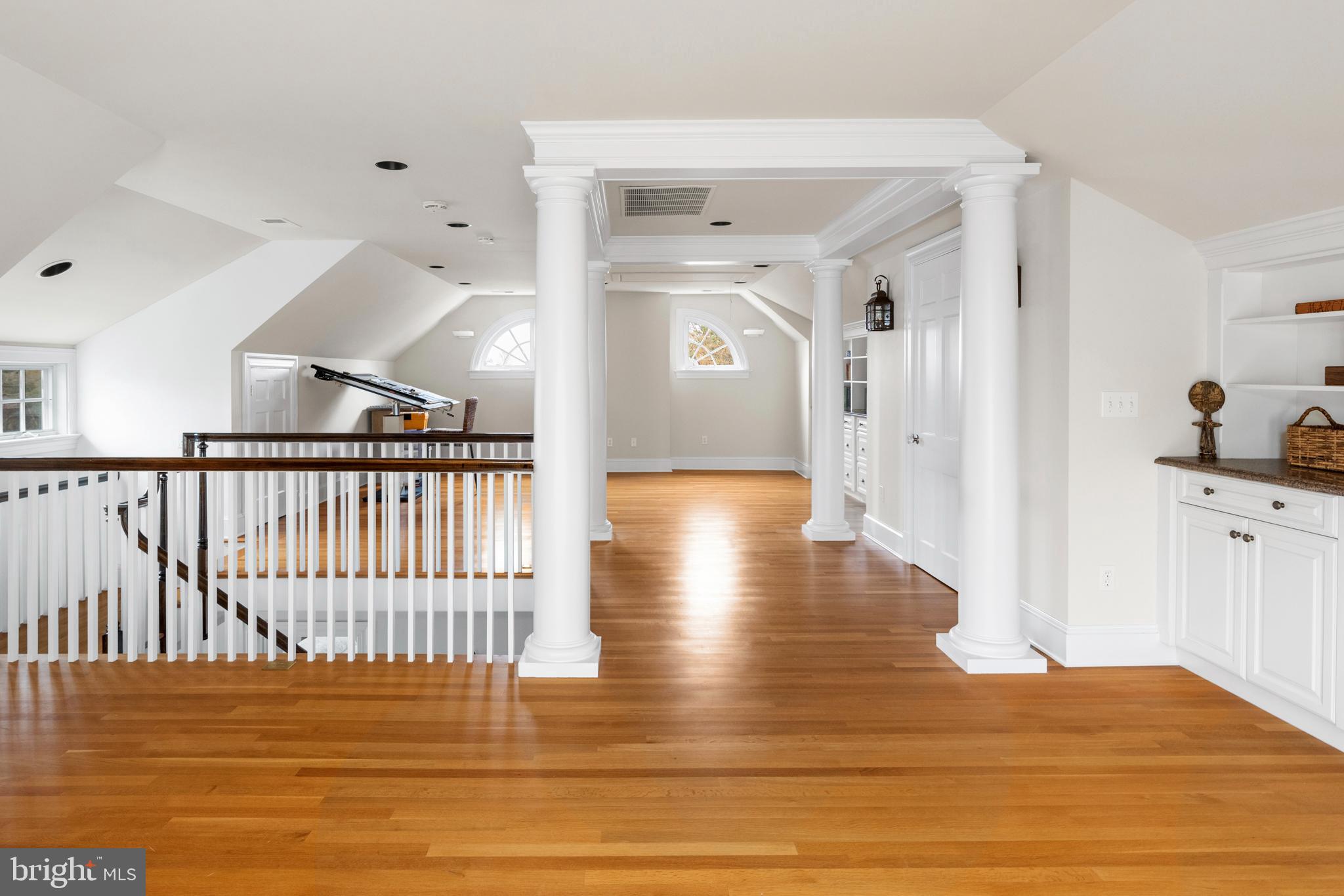 MURRAY HILL - Residential