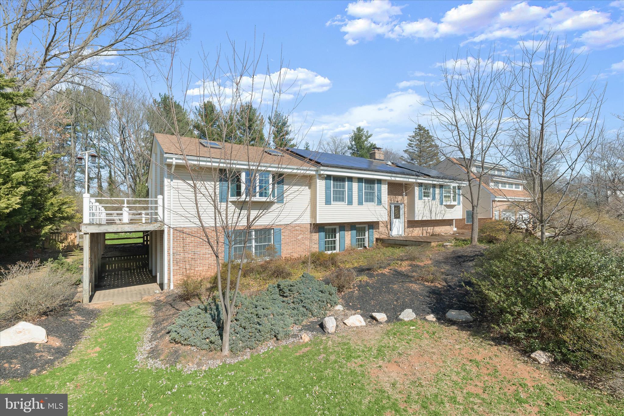 HAWTHORNE SQUARE - Residential