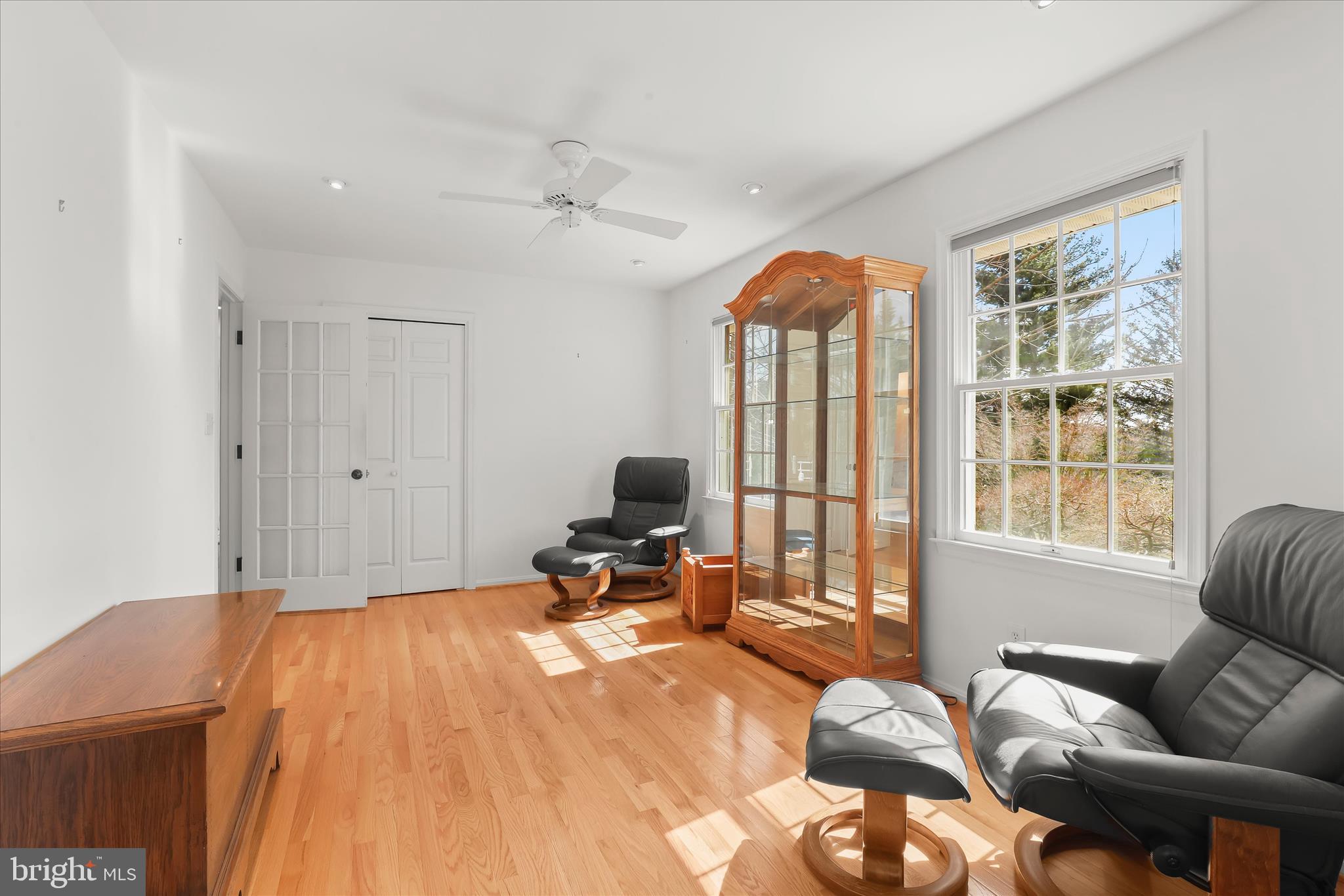 HAWTHORNE SQUARE - Residential