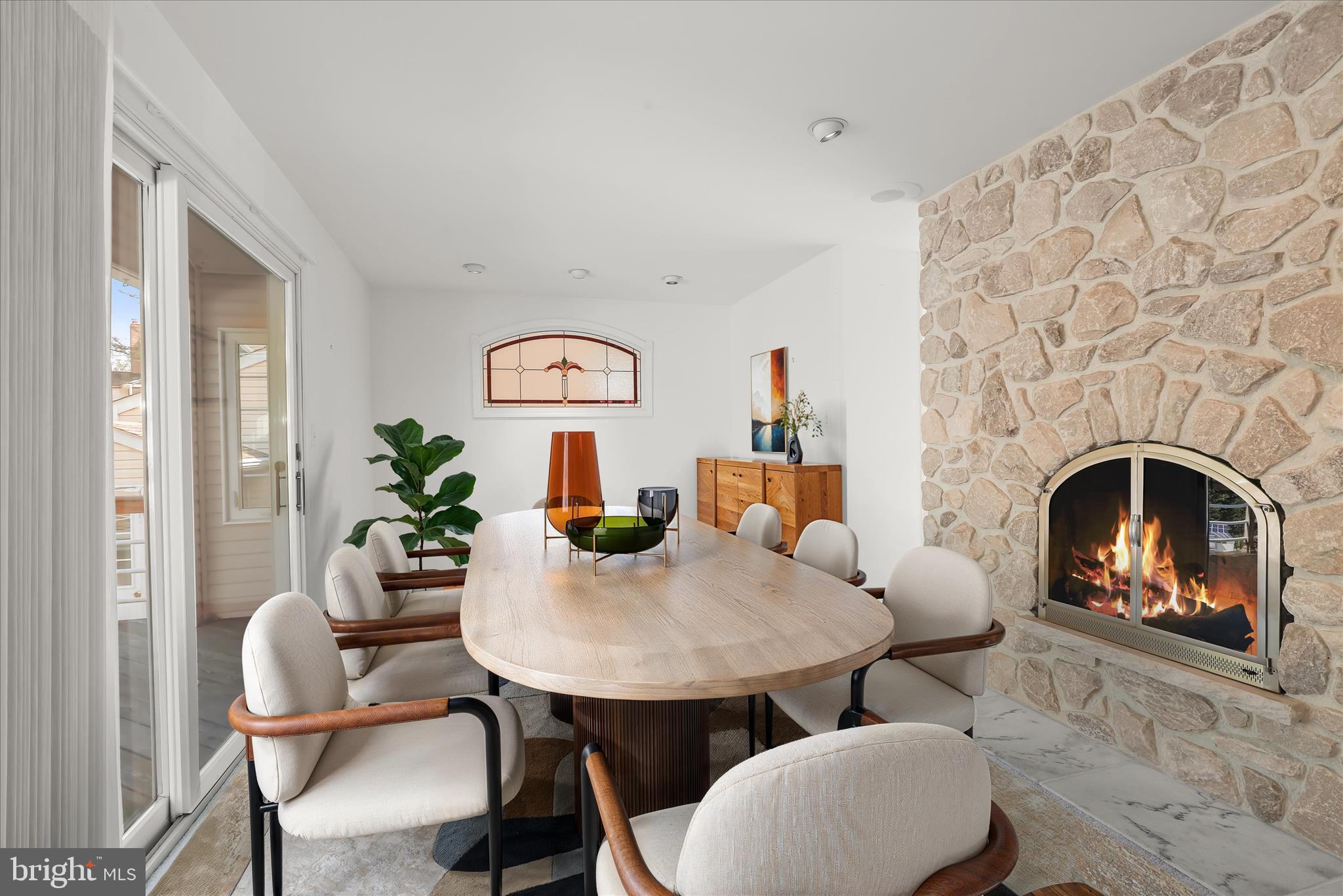 HAWTHORNE SQUARE - Residential