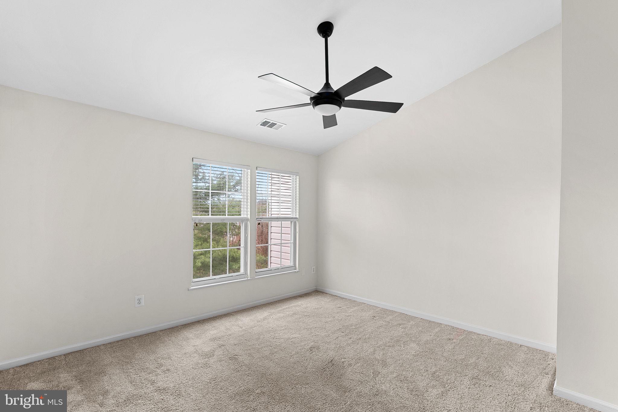 ASHBURN FARM - Residential