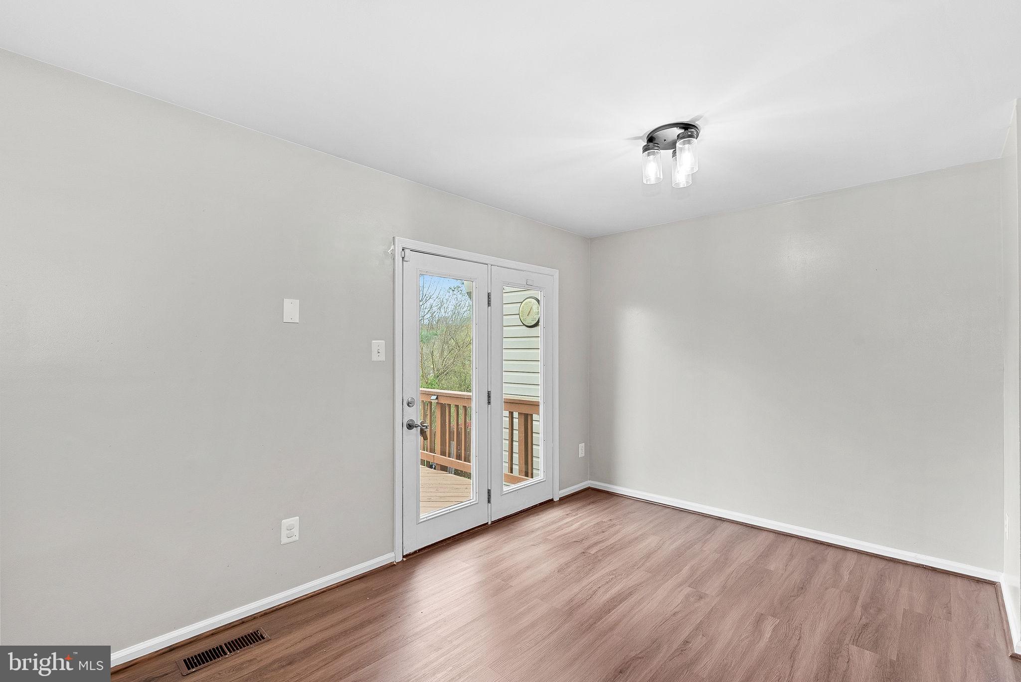 ASHBURN FARM - Residential