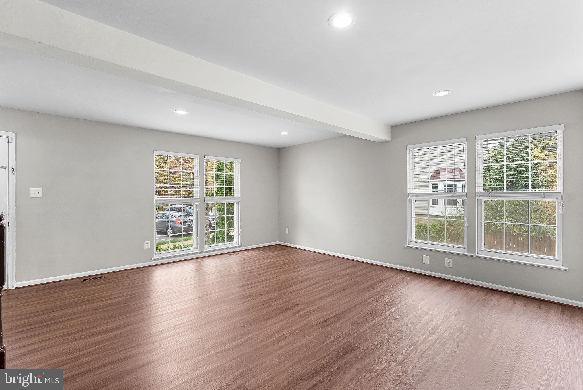 ASHBURN FARM - Residential