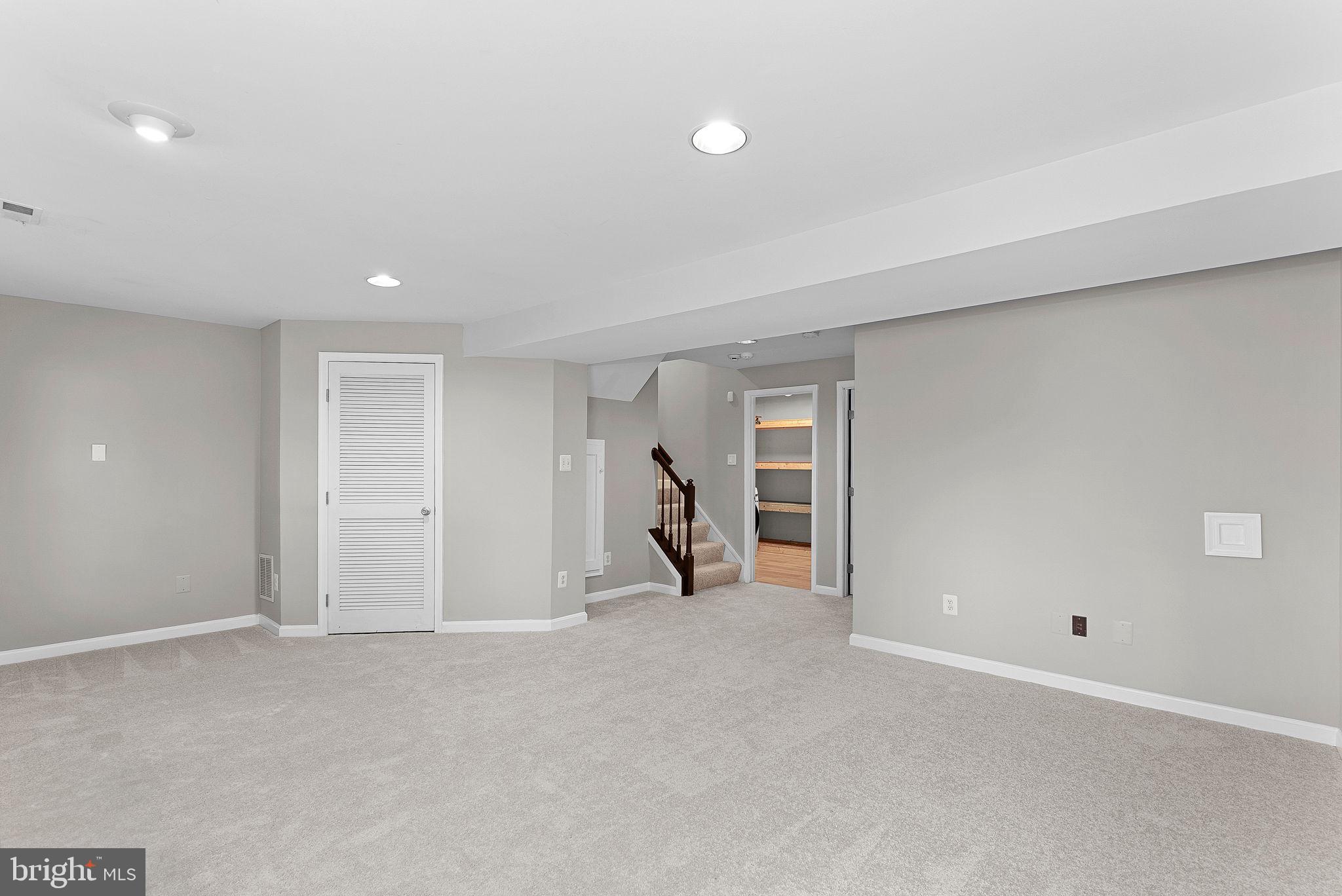 ASHBURN FARM - Residential
