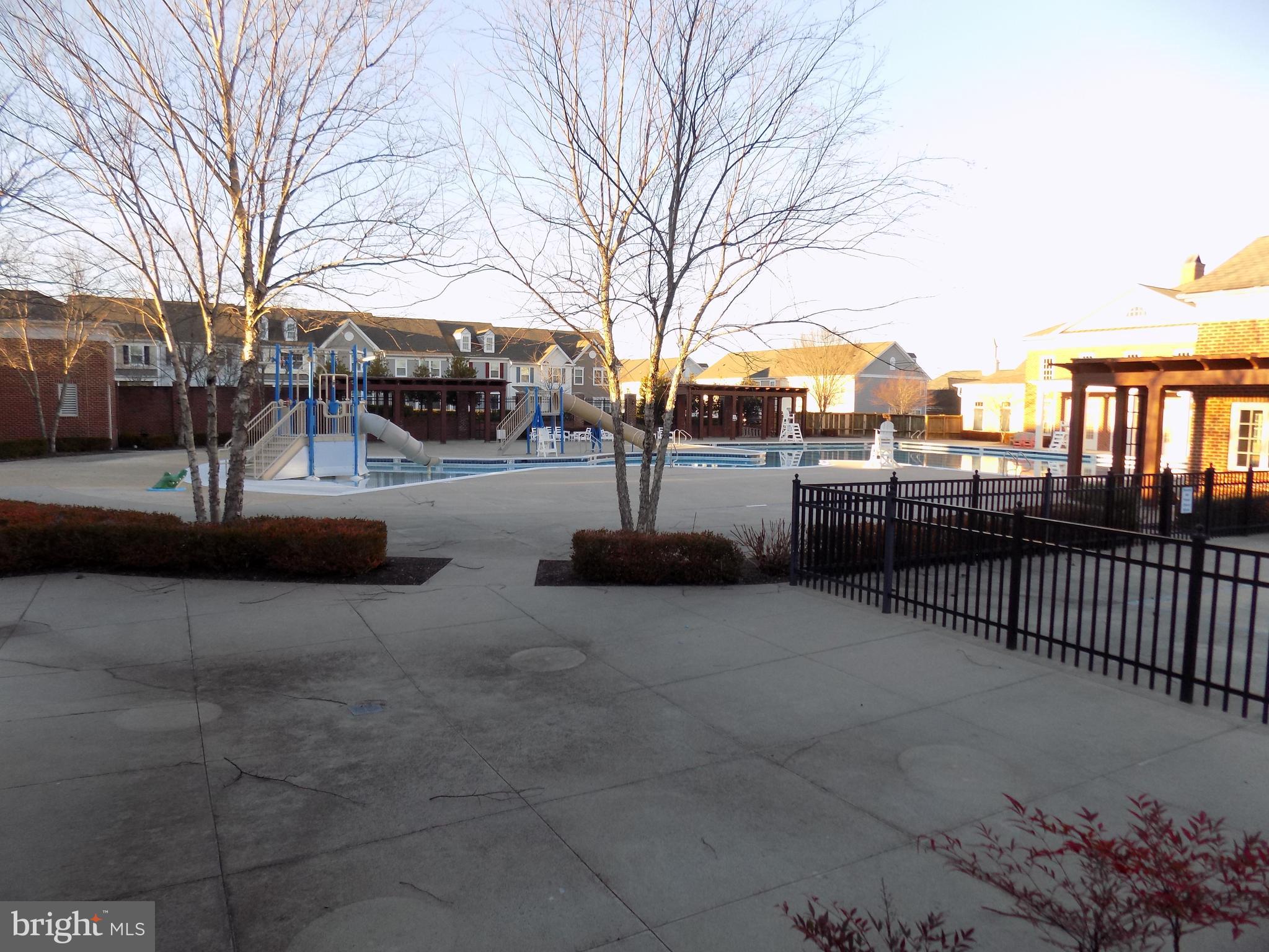 LADYSMITH VILLAGE - Residential