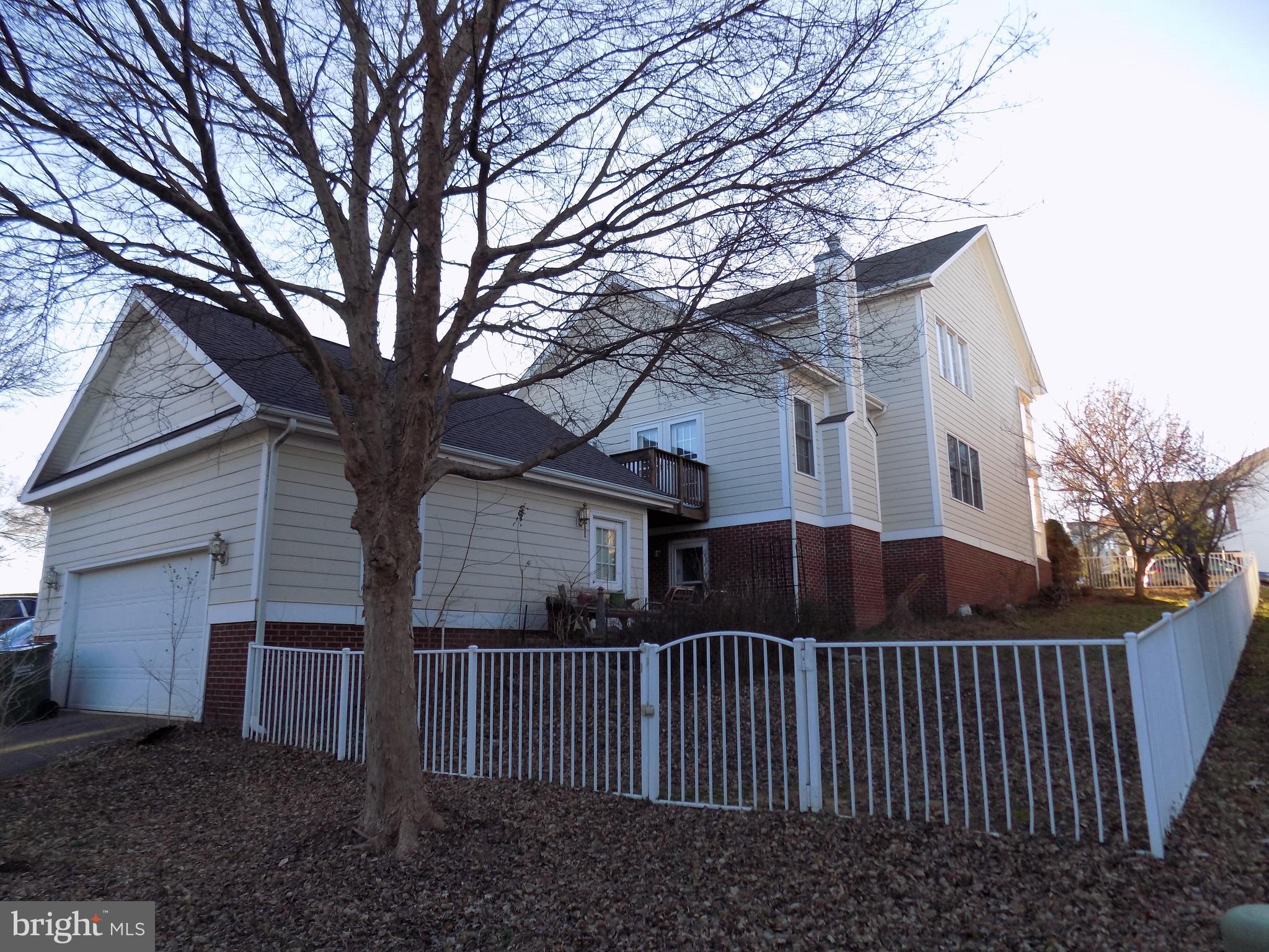 LADYSMITH VILLAGE - Residential