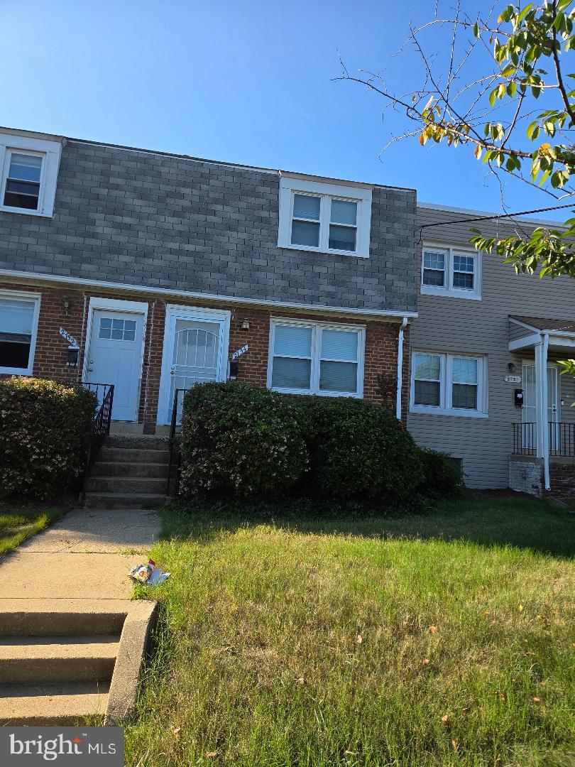 IVERSON SQUARE - Residential
