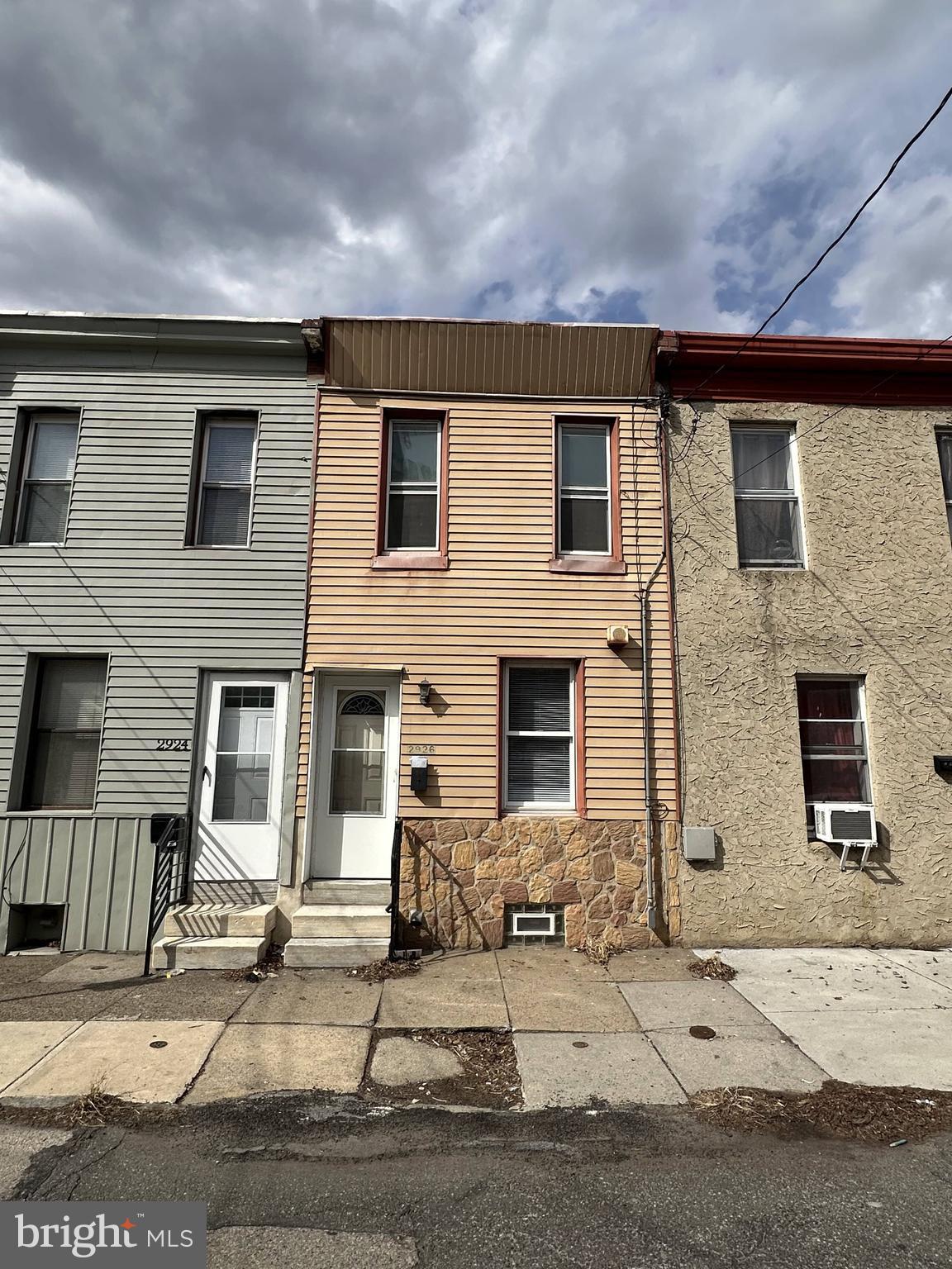 PORT RICHMOND - Residential Lease