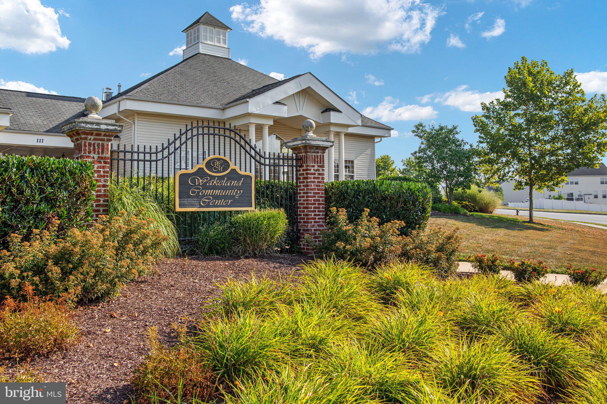 WAKELAND MANOR - Residential