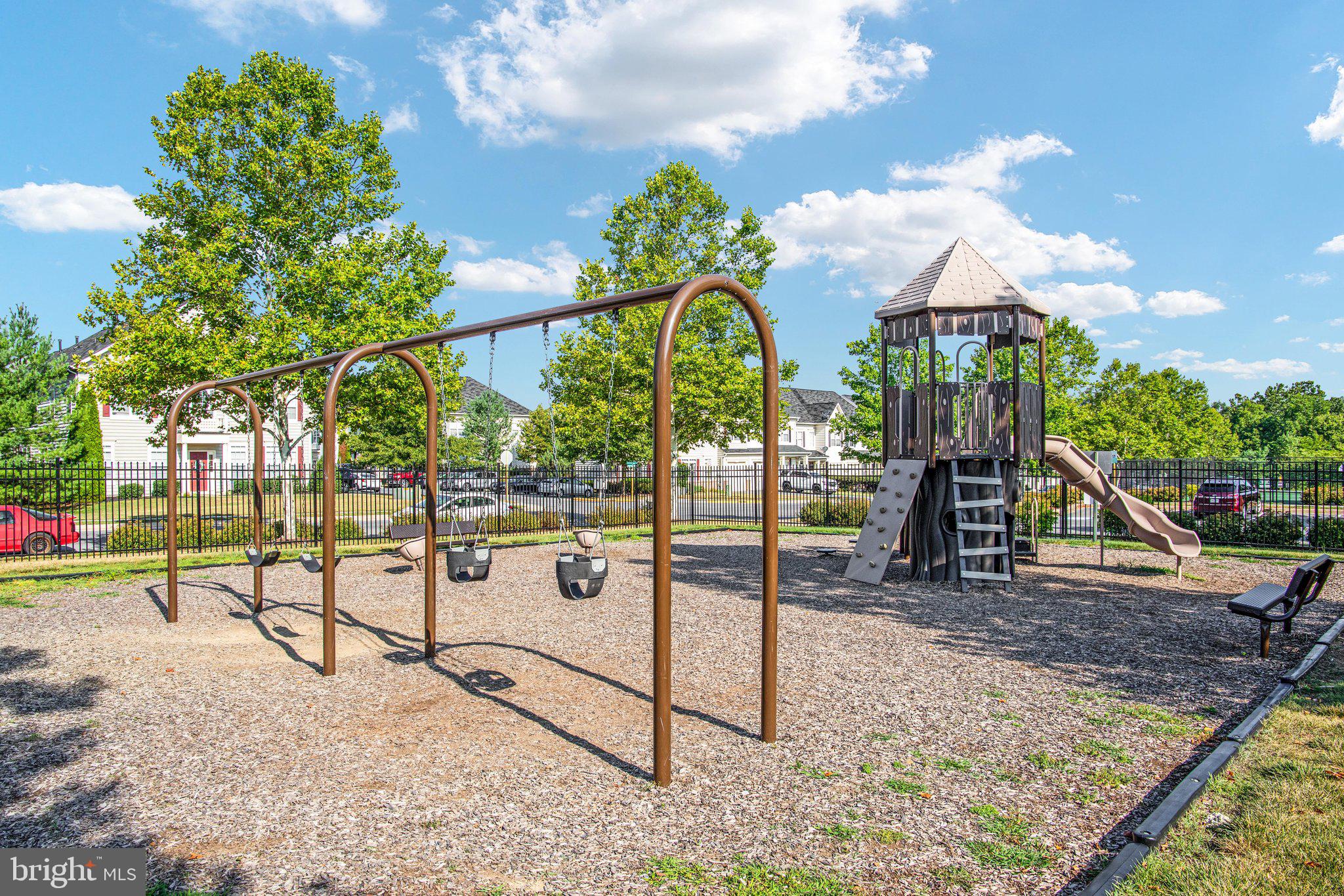 WAKELAND MANOR - Residential