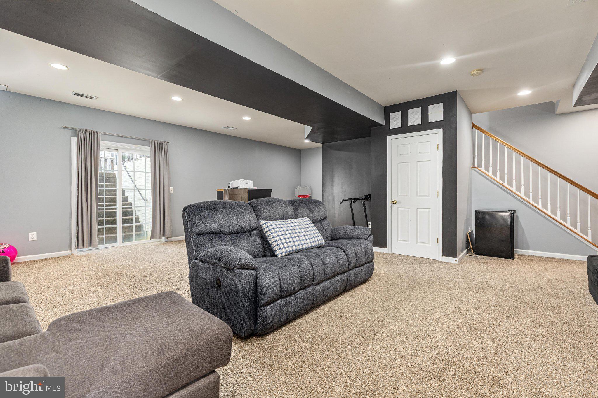 WAKELAND MANOR - Residential