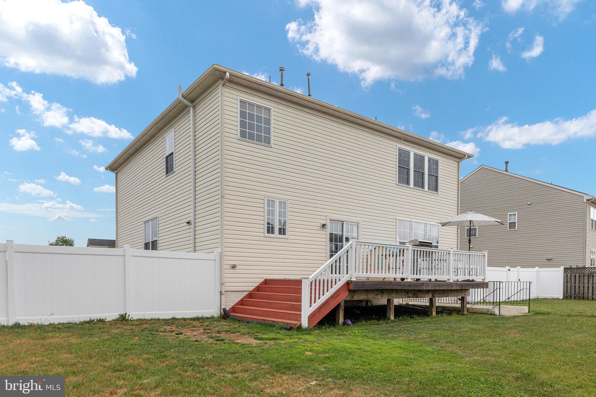 WAKELAND MANOR - Residential