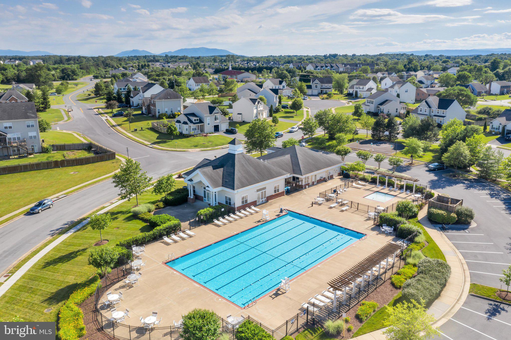 WAKELAND MANOR - Residential