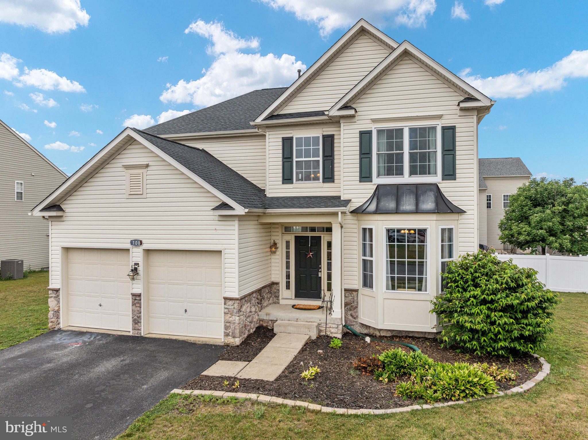 WAKELAND MANOR - Residential